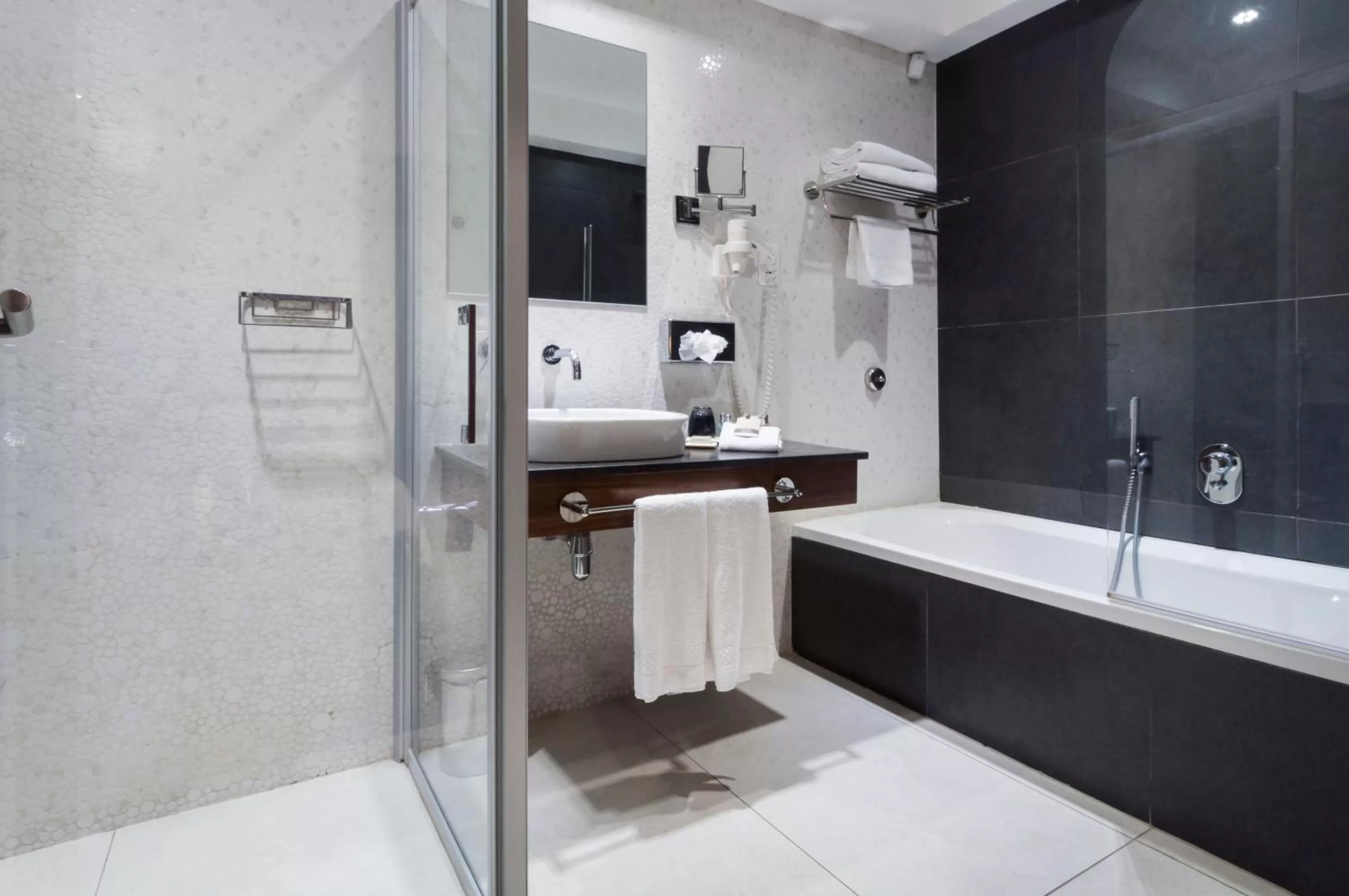 Bath in The George, Urban Boutique Hotel