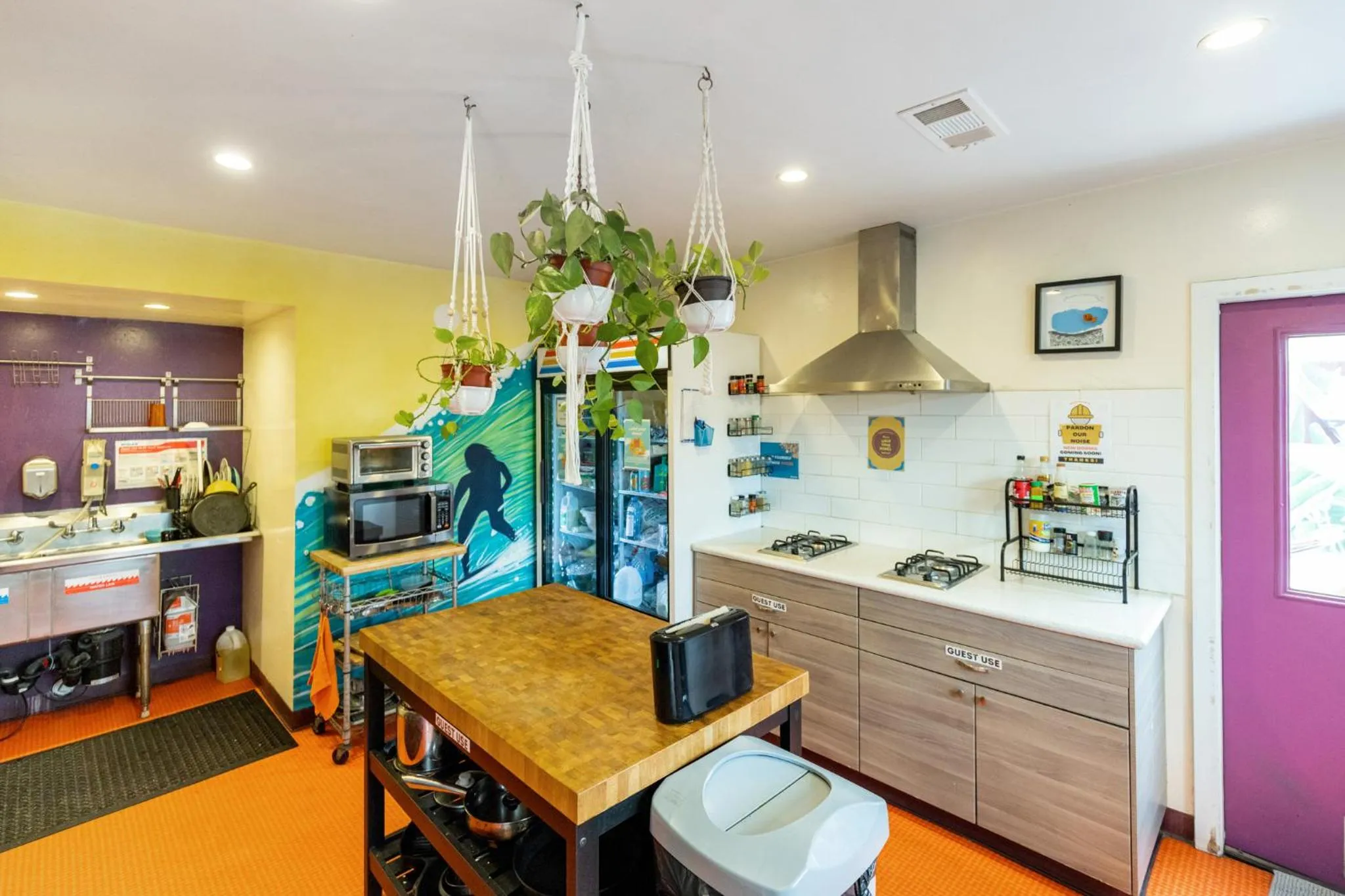 Kitchen or kitchenette in Samesun Ocean Beach Hotel & Hostel