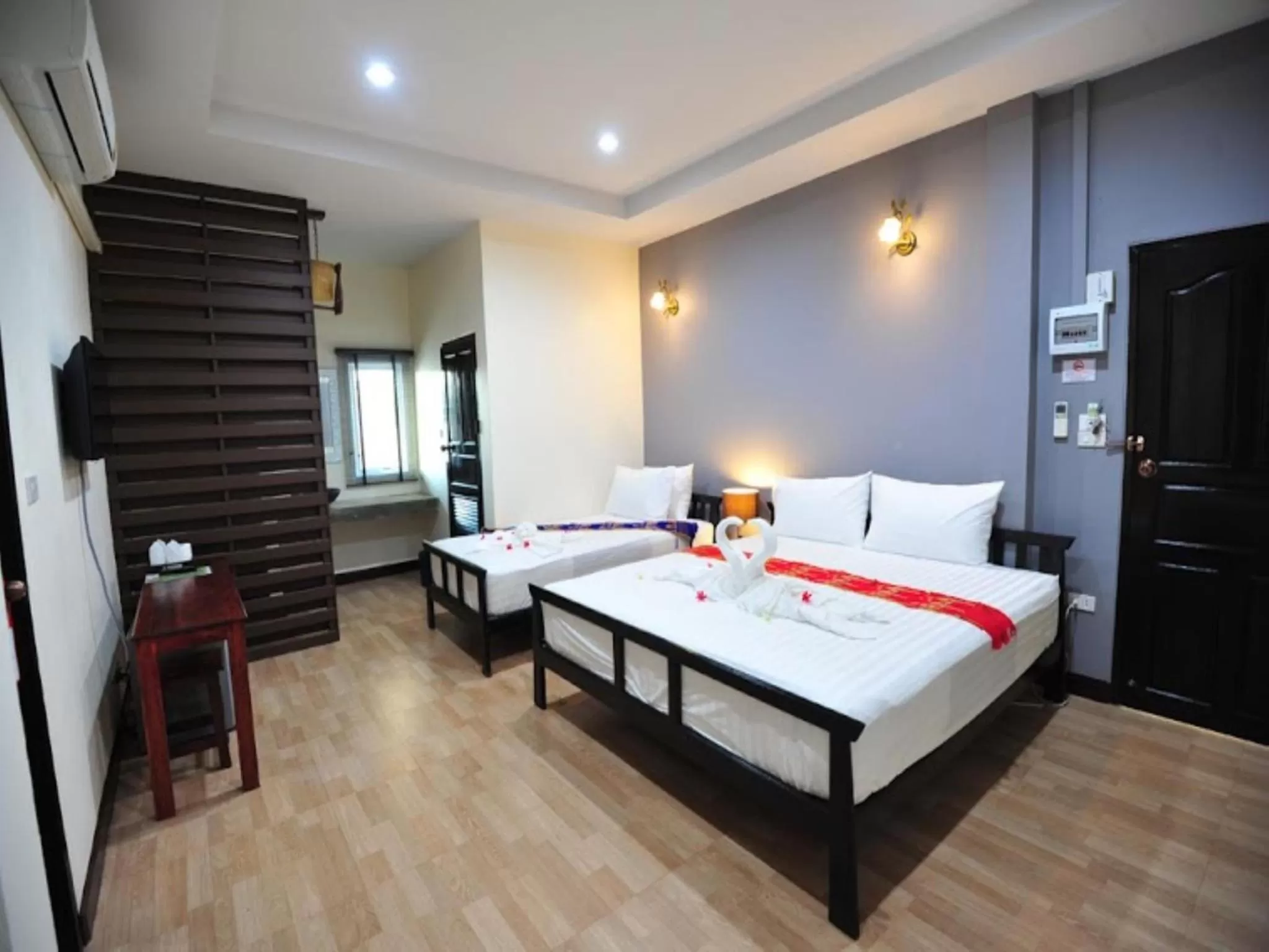 Bedroom, Bed in Park & Pool Resort