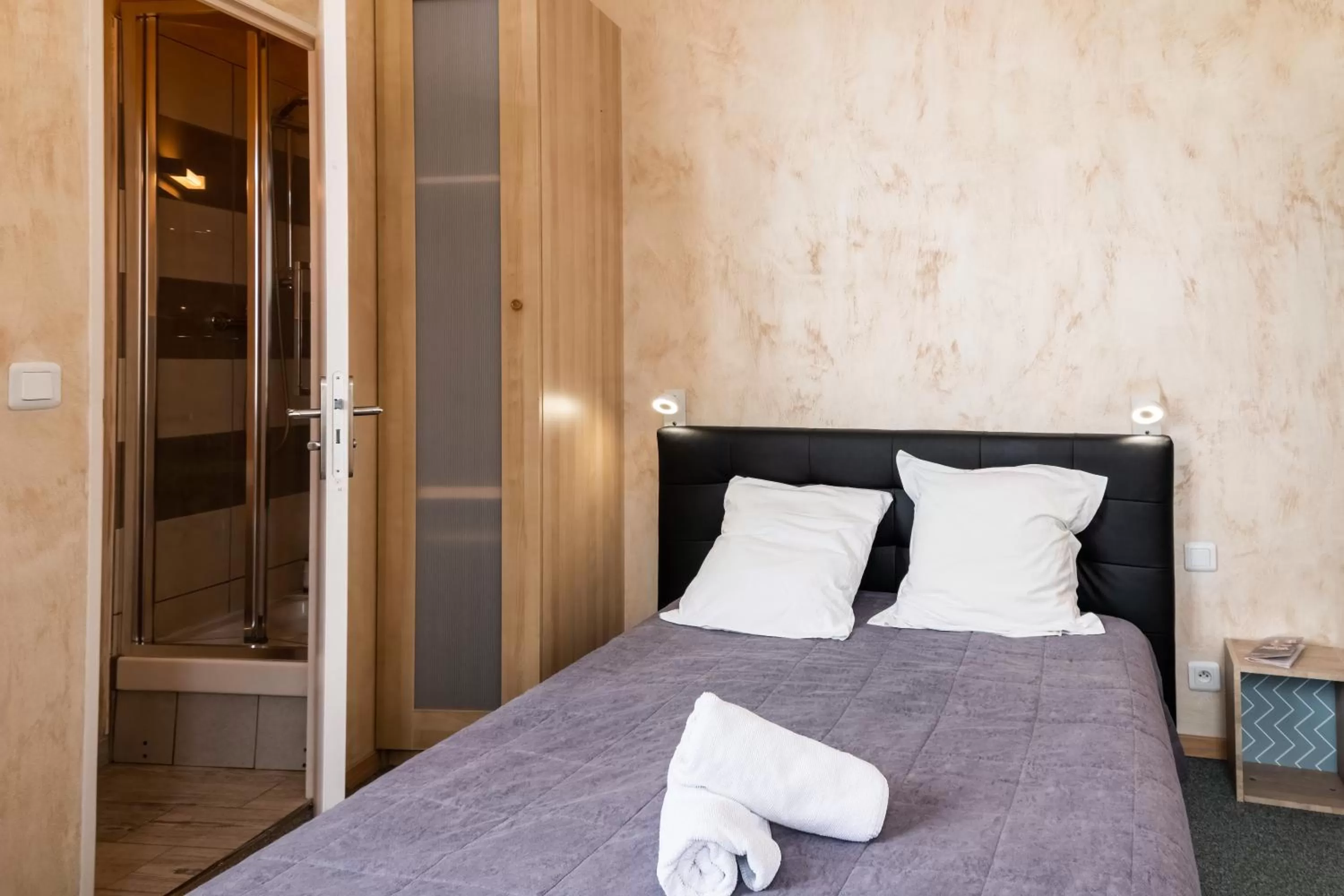 Bed in Hôtel de la Gare