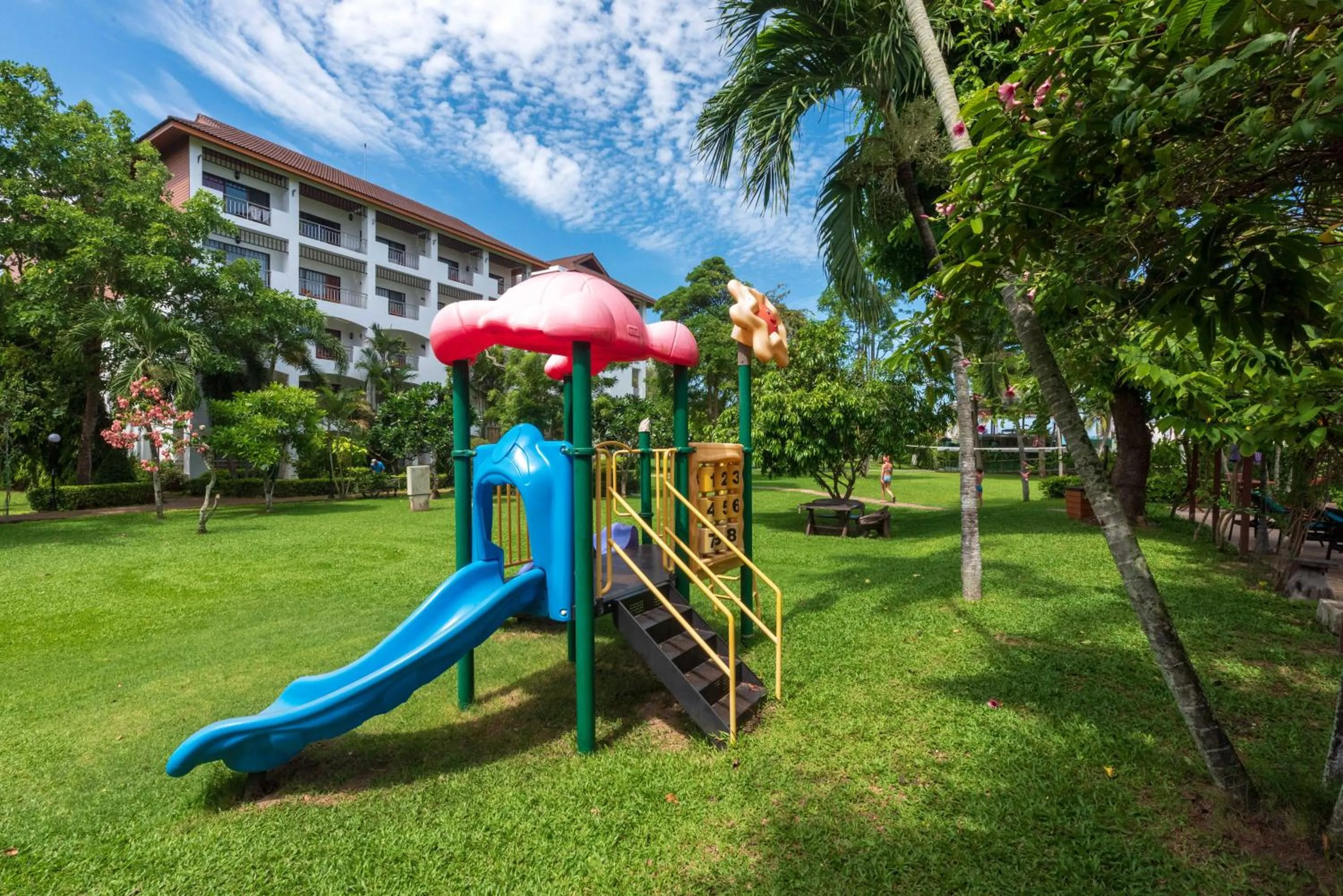 Children play ground in Pinnacle Grand Jomtien Resort and Beach Club