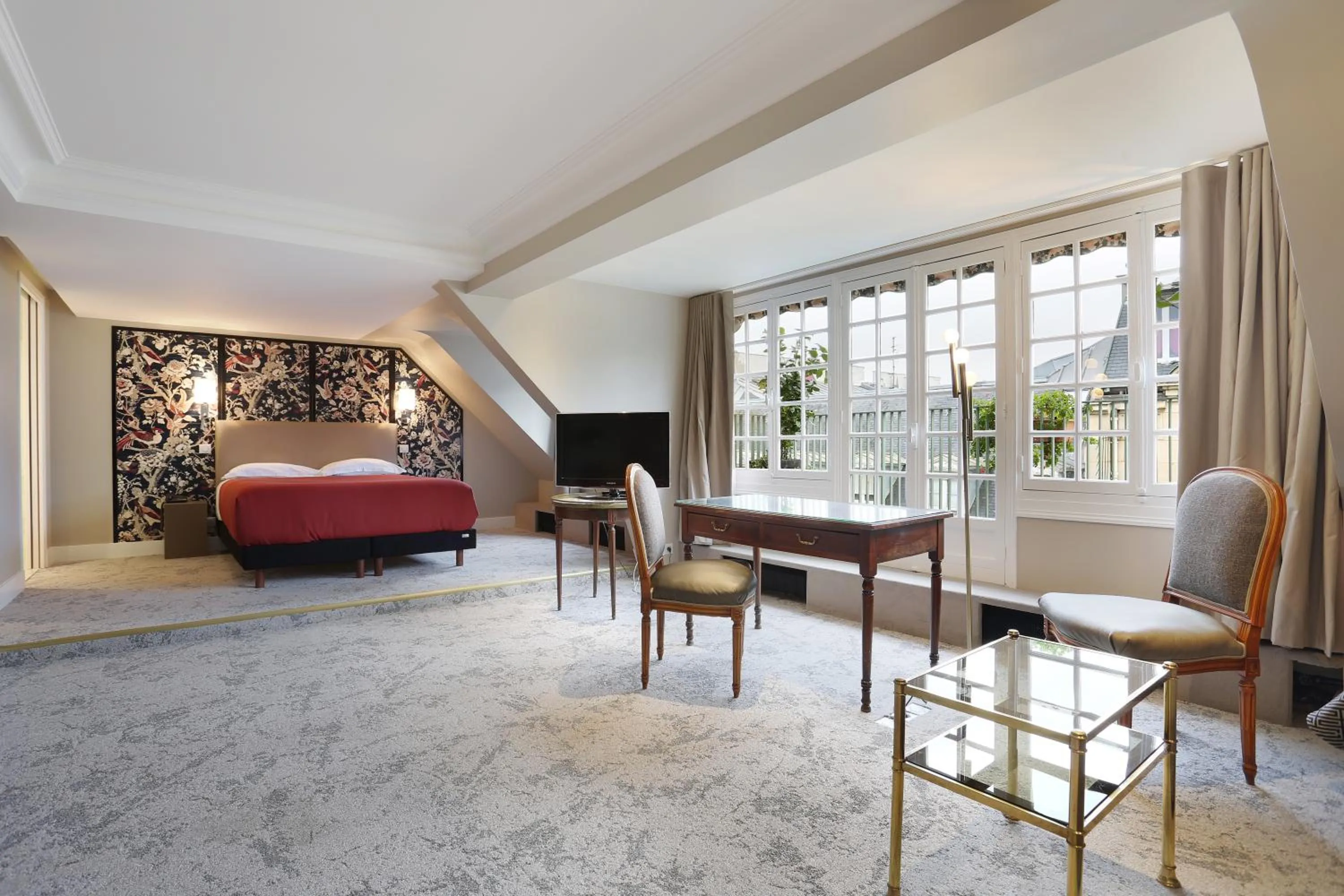 Living room, Bed in Hotel Concortel Paris