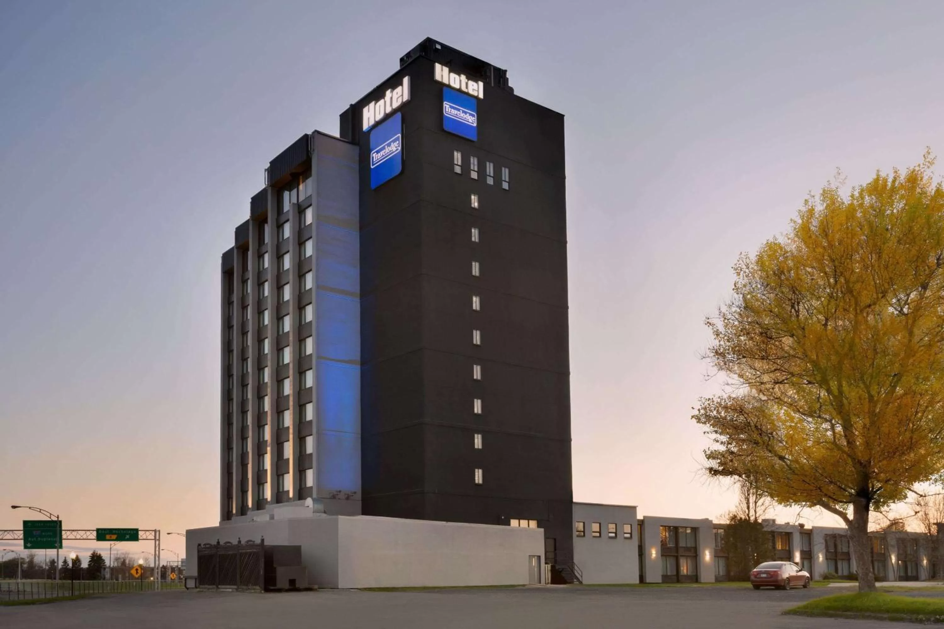 Property building in Travelodge by Wyndham Quebec City Hotel & Convention Centre