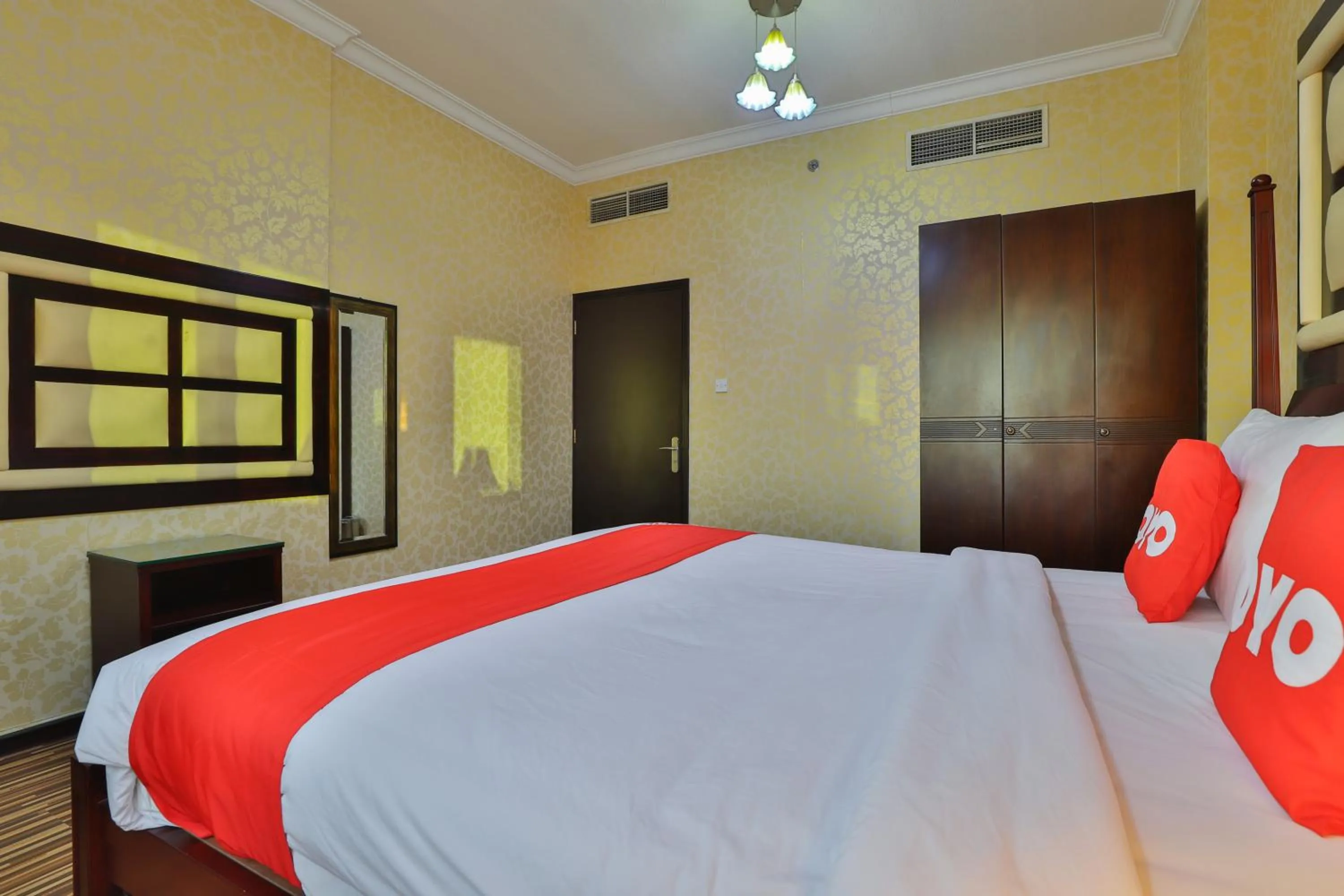 Bedroom, Bed in Grand PJ Hotel