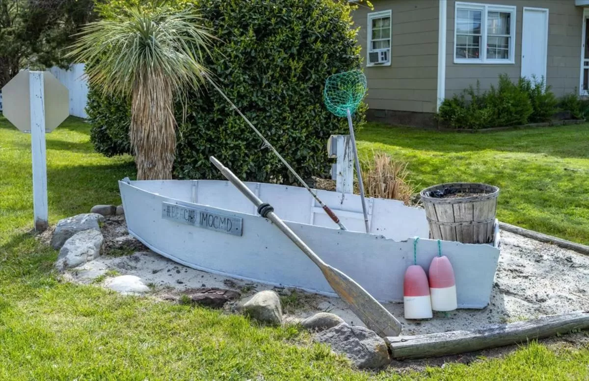 Nearby landmark in Beach Bum West-O Motel