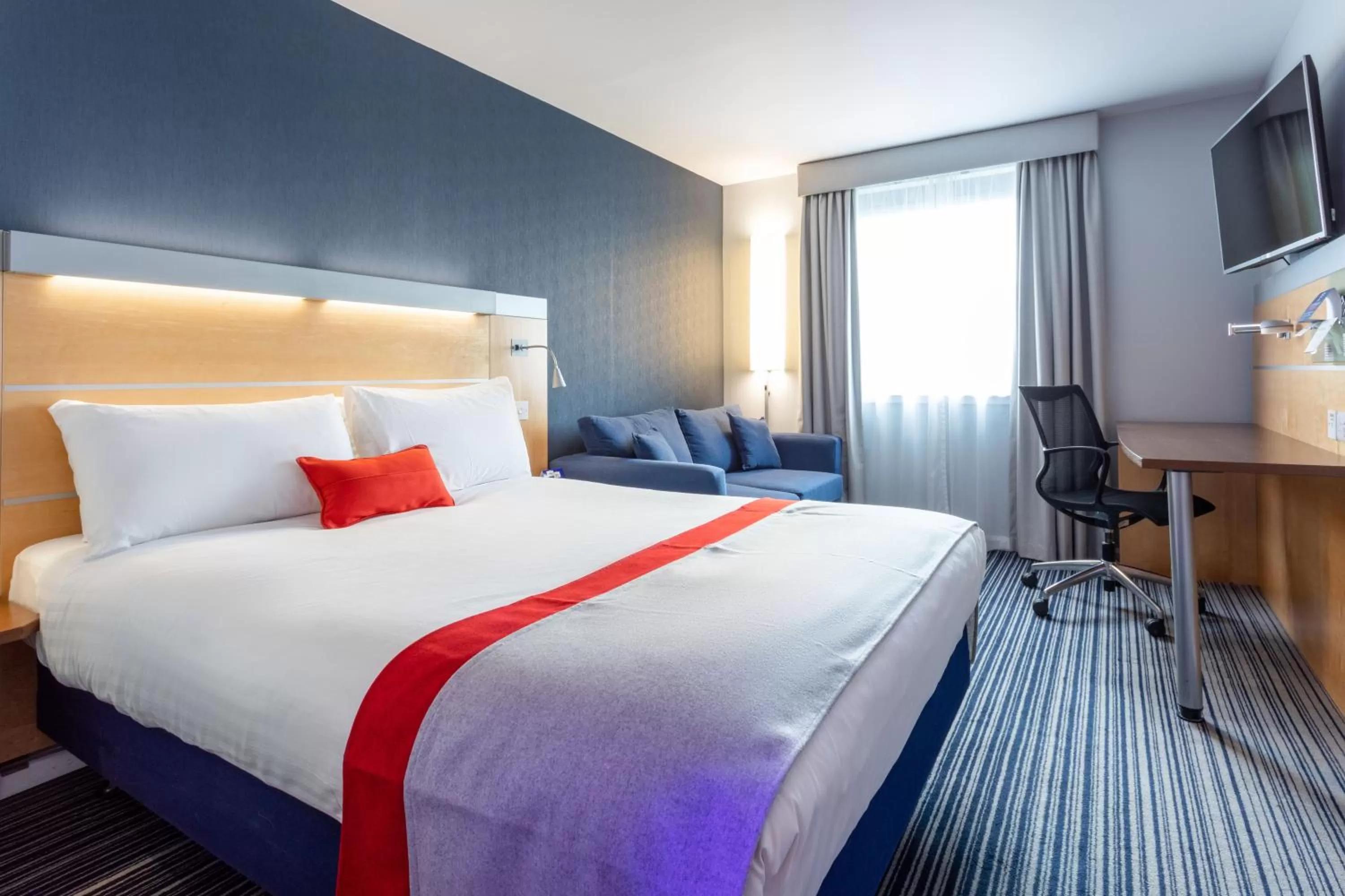 Holiday Inn Express Dunfermline by IHG