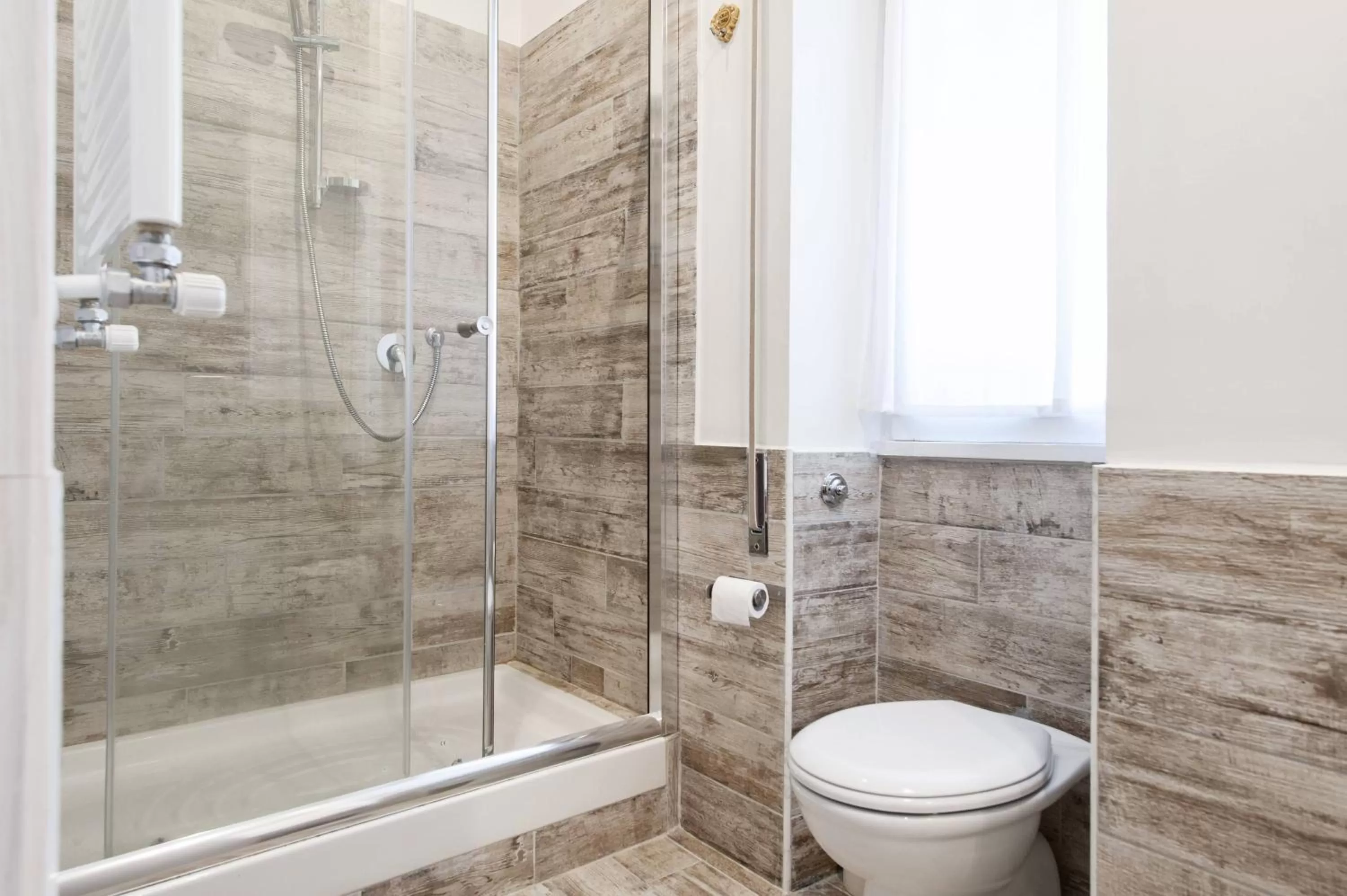 Shower in B&B Exa Rooms - Just Rome