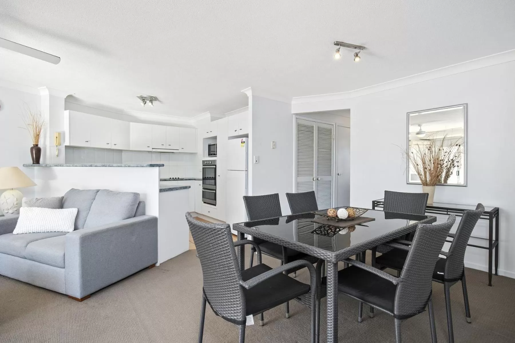 Kitchen or kitchenette in Kirra Palms Holiday Apartments