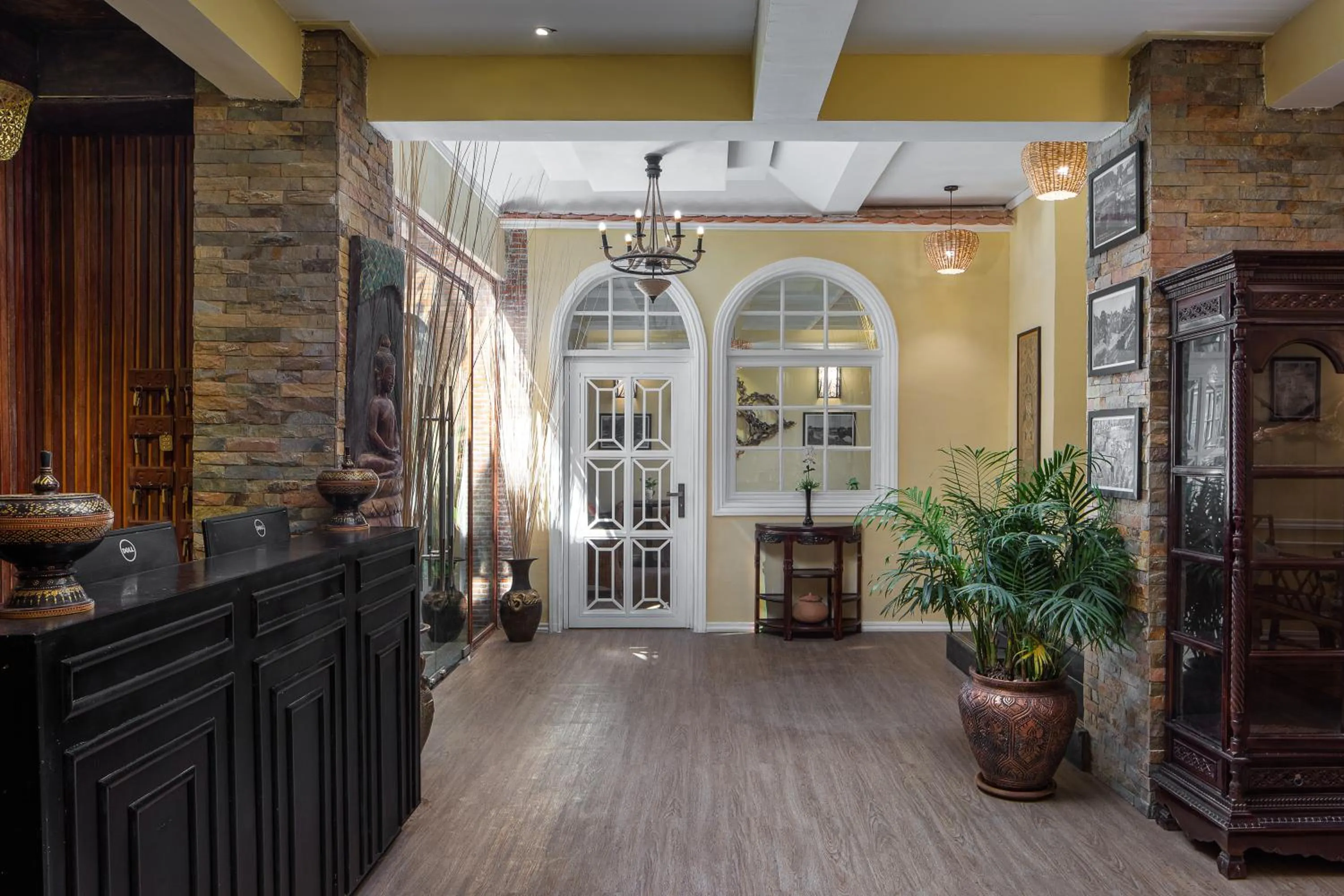 Lobby or reception in Botum Palace Hotel