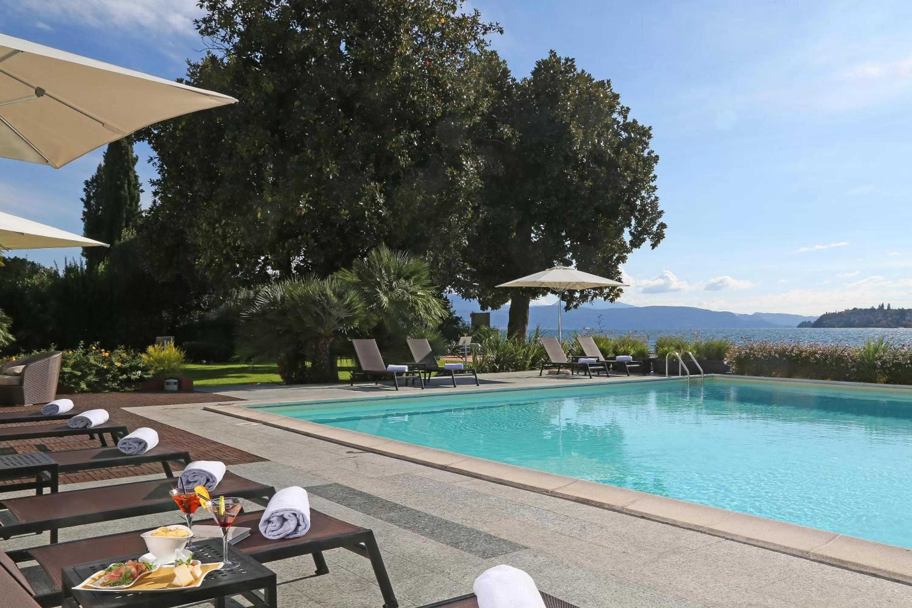 Swimming pool in Hotel Salò du Parc