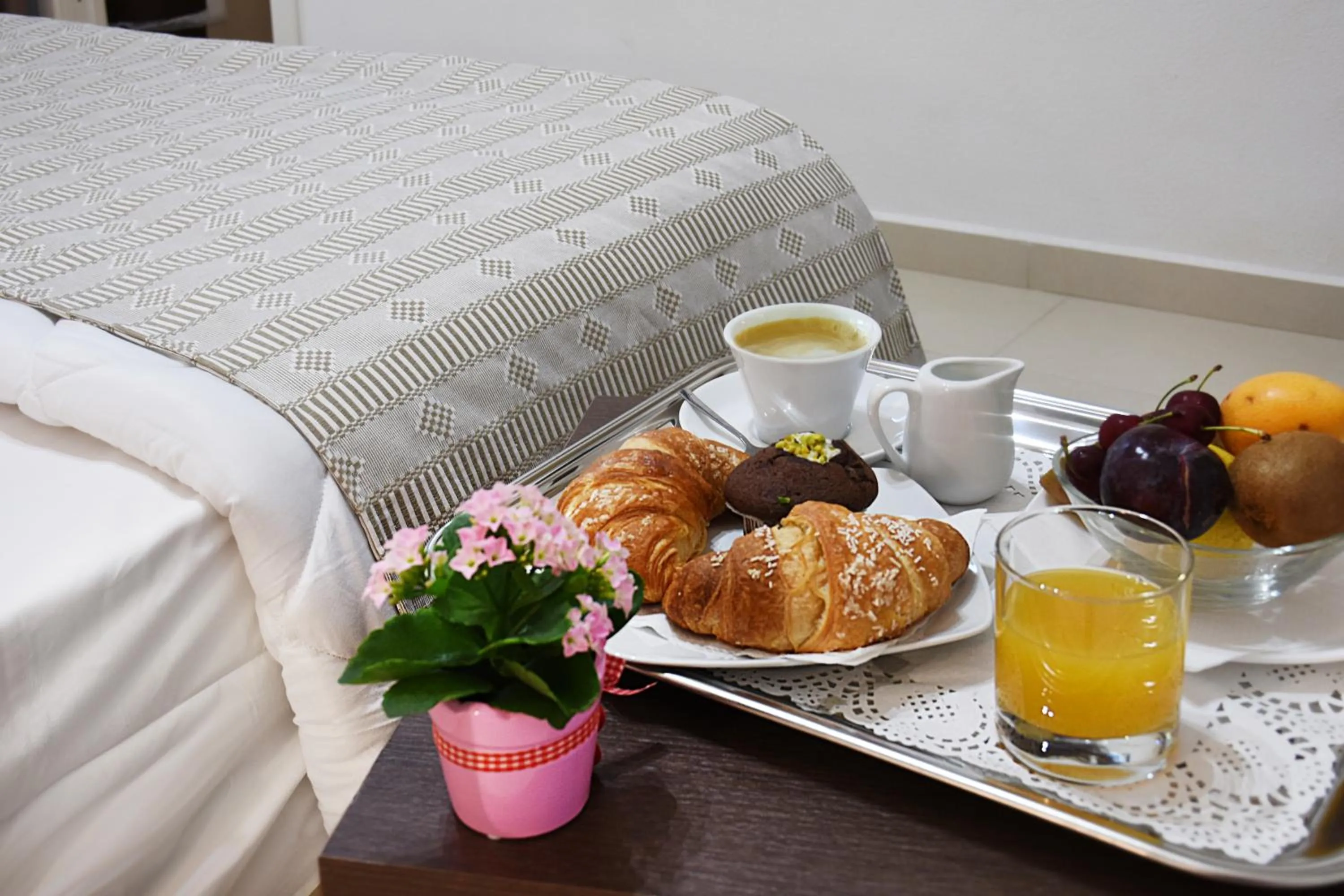 Food and drinks, Bed in Xenia Hotel