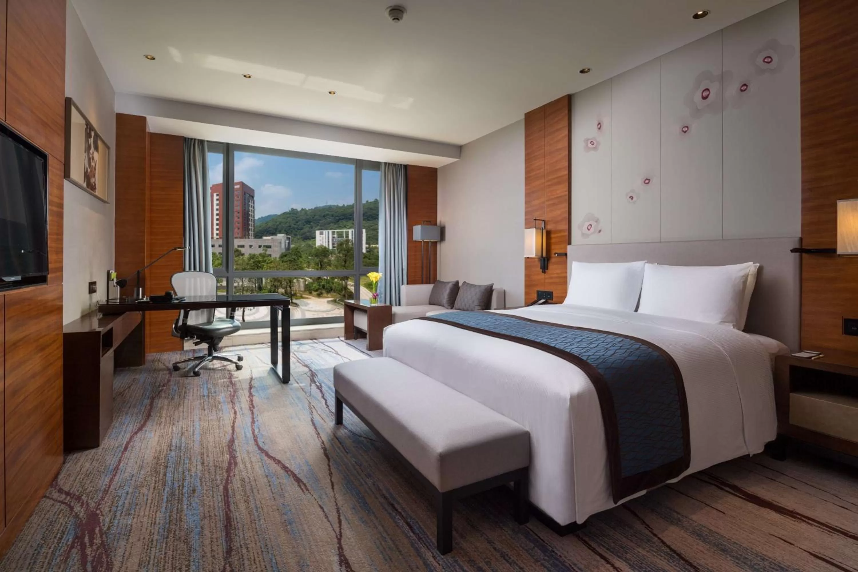 Bedroom, Bed in DoubleTree by Hilton Guangzhou Science City