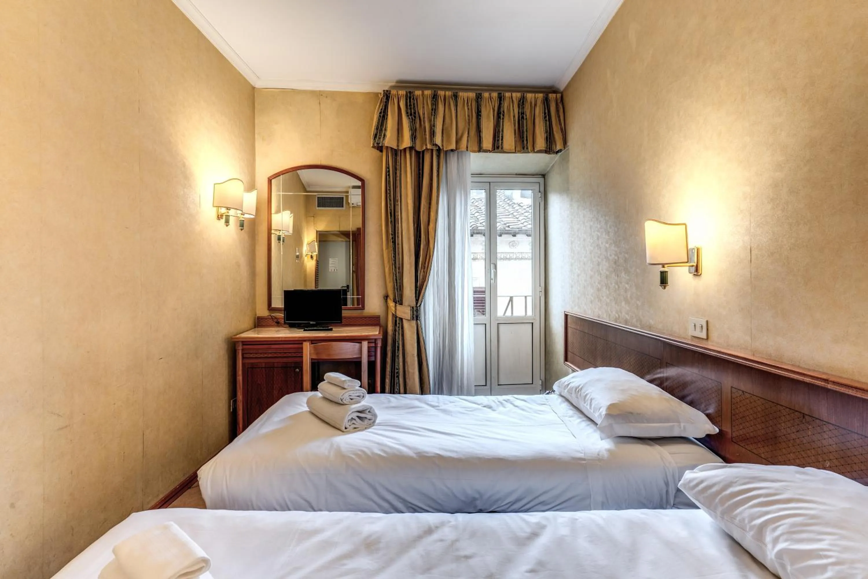 Bed in Hotel Pomezia