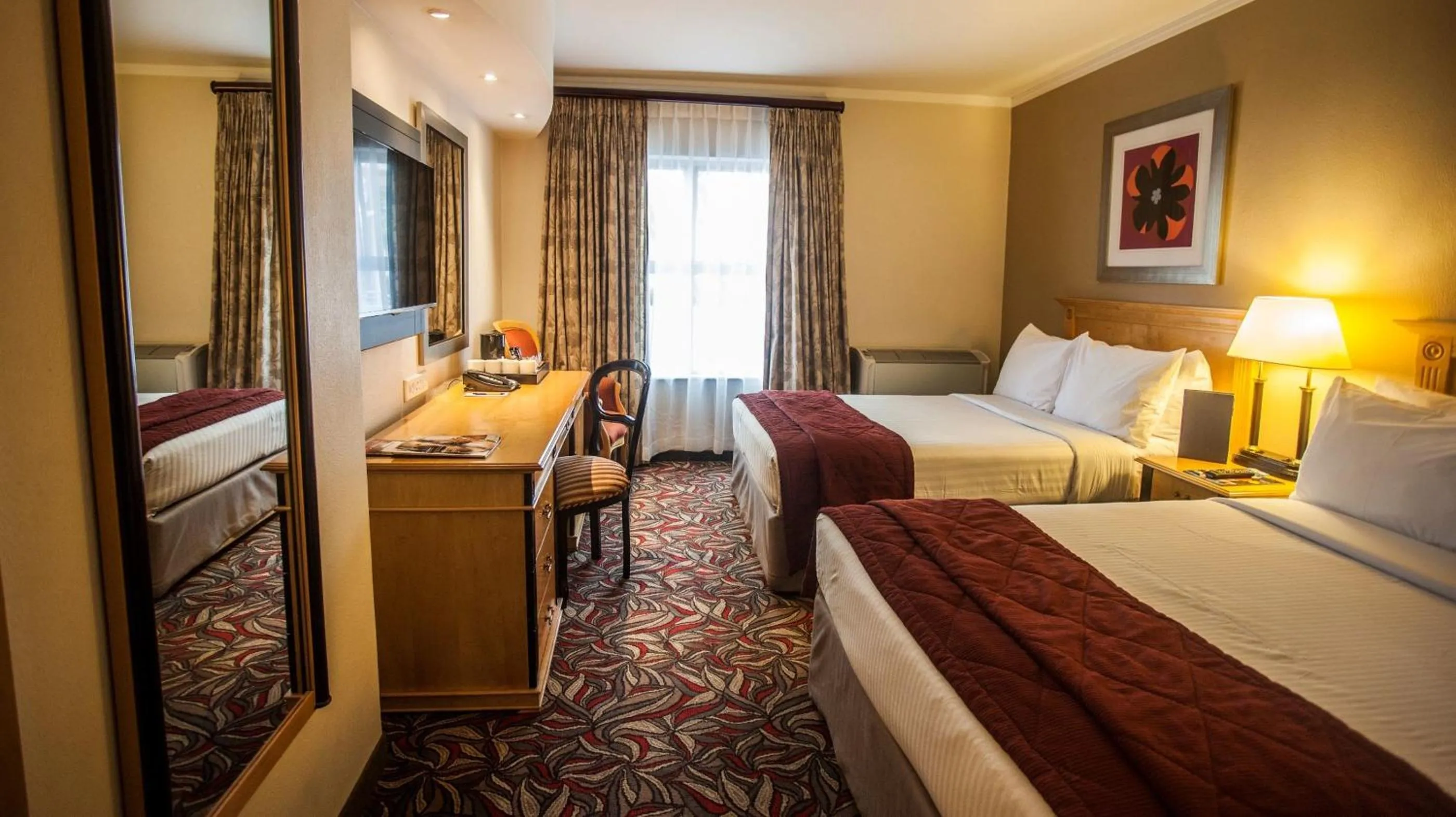 Photo of the whole room, Bed in Garden Court Morningside Sandton