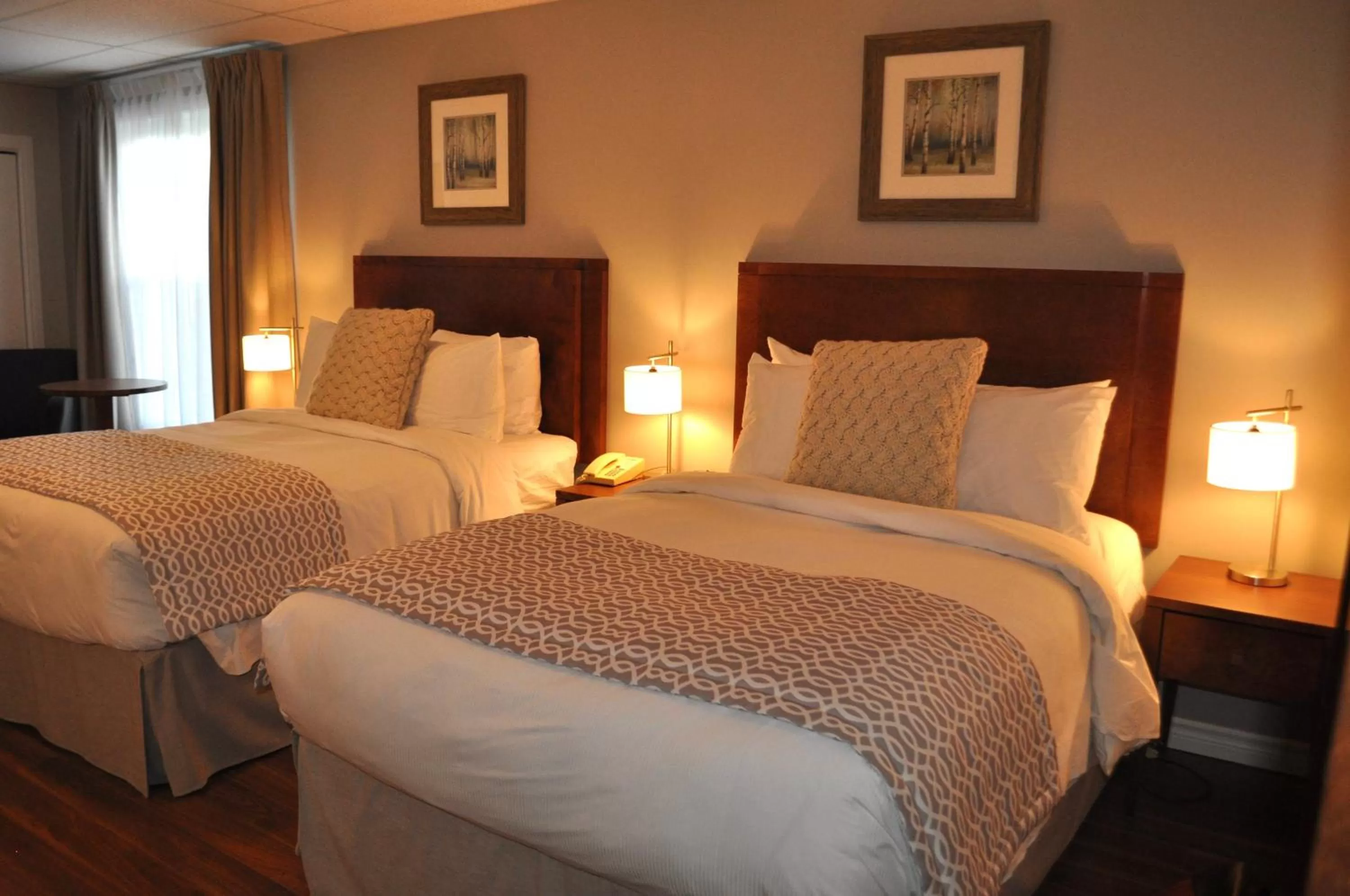 Photo of the whole room, Bed in Auberge Du Marchand