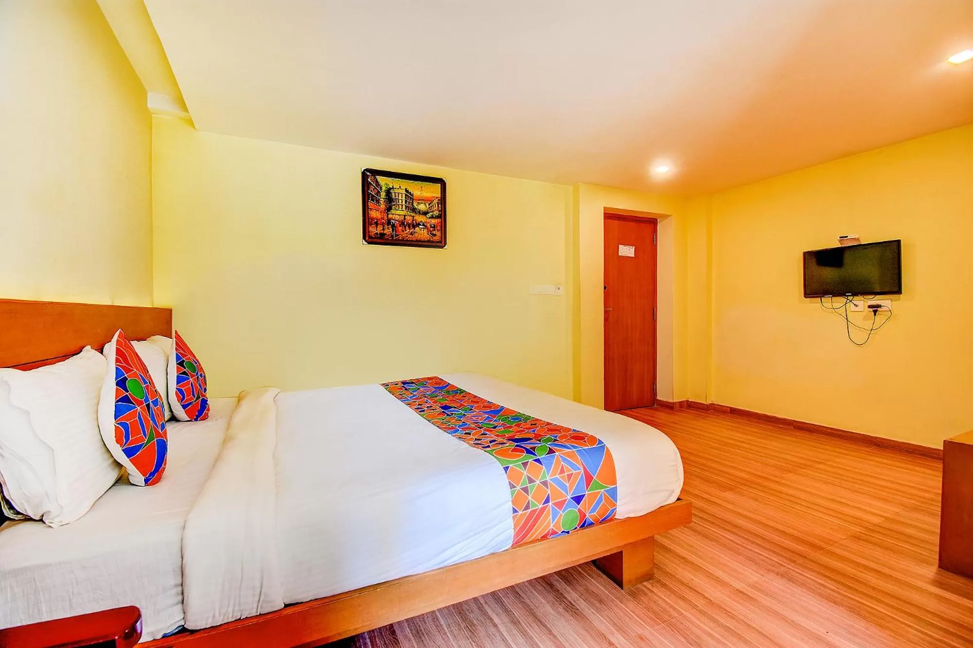 TV and multimedia, Bed in FabHotel Abirami Grand Inn - Nr Bryant Park