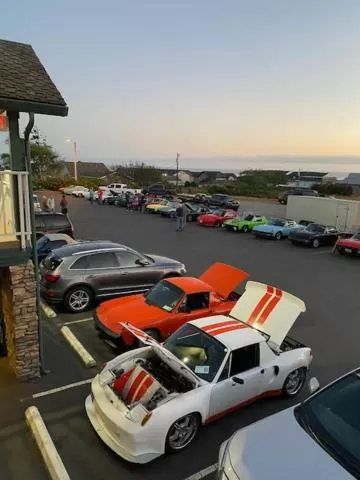 Parking in AmeriCoast Inn