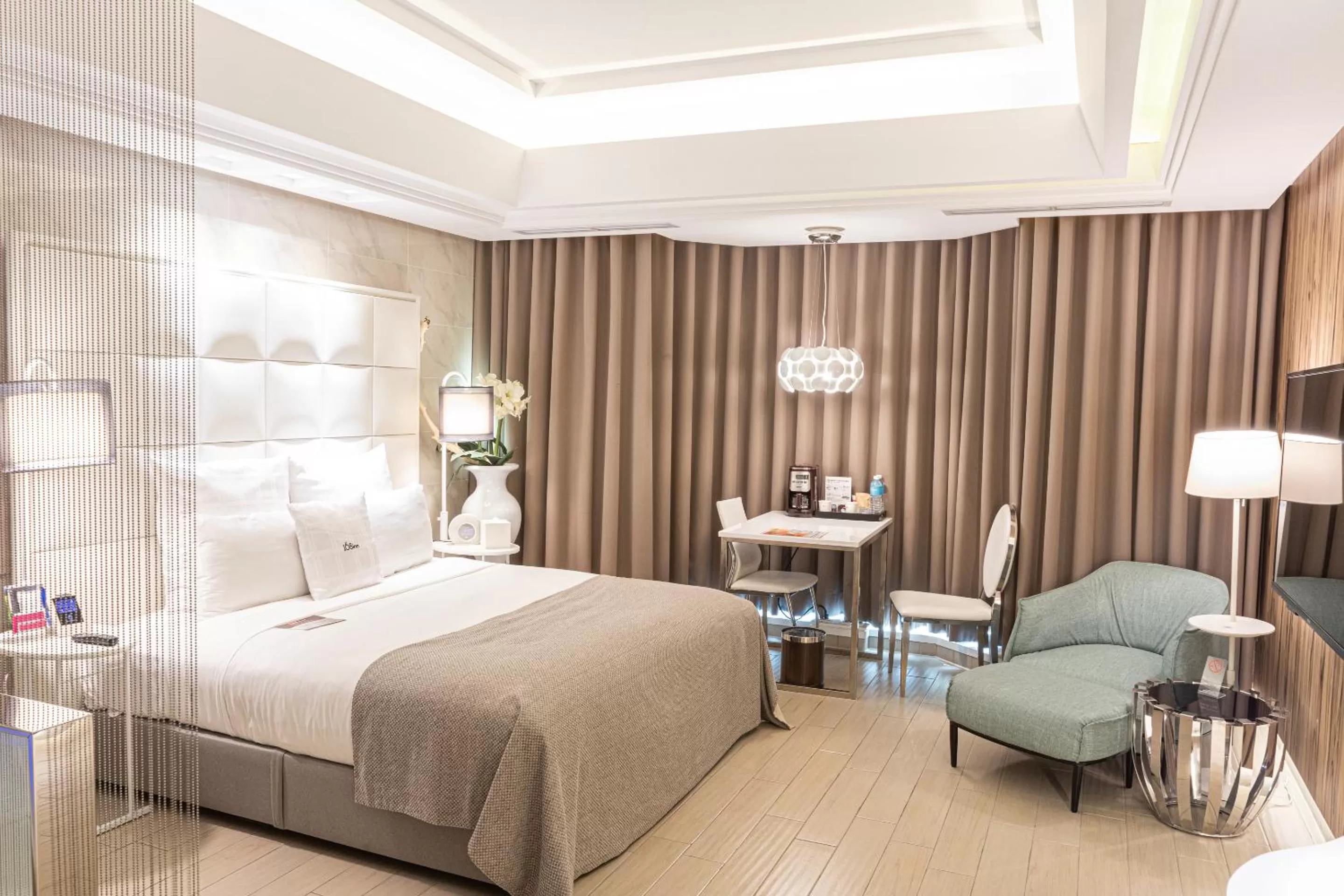 Bed in Six Star Motel-Taoyuan