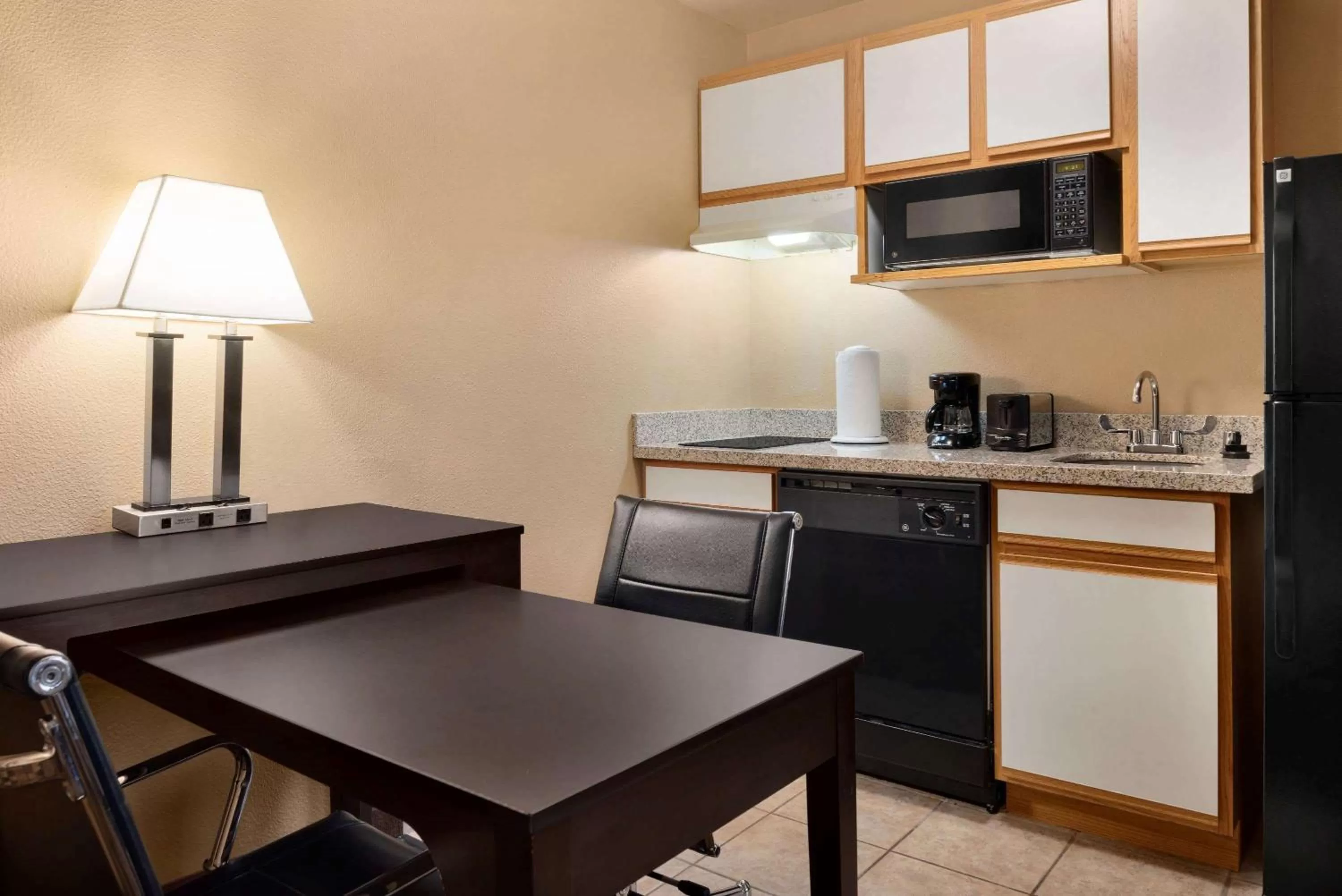 Photo of the whole room in Hawthorn Extended Stay by Wyndham Milwaukee Airport