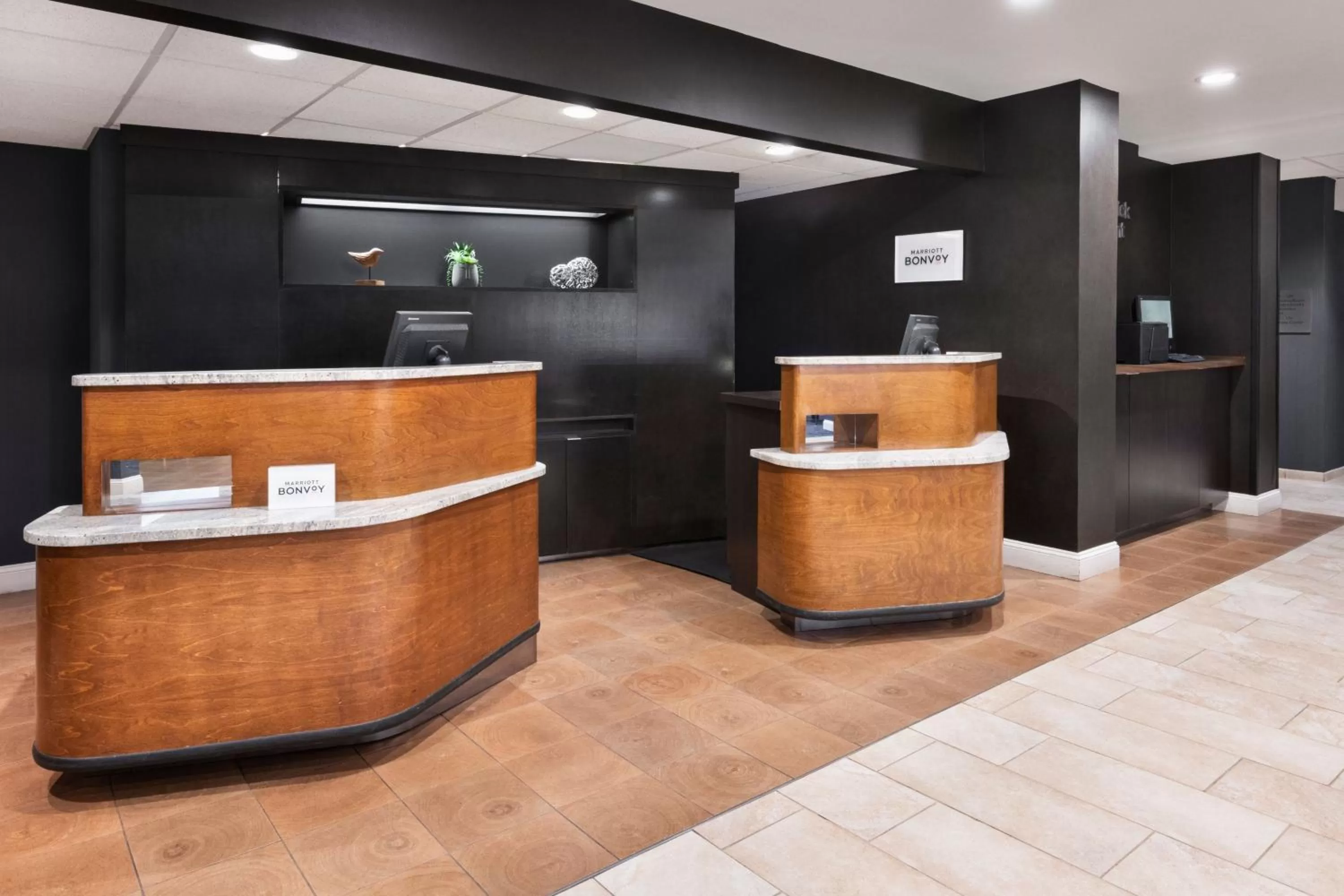 Lobby or reception in Courtyard by Marriott Burlington