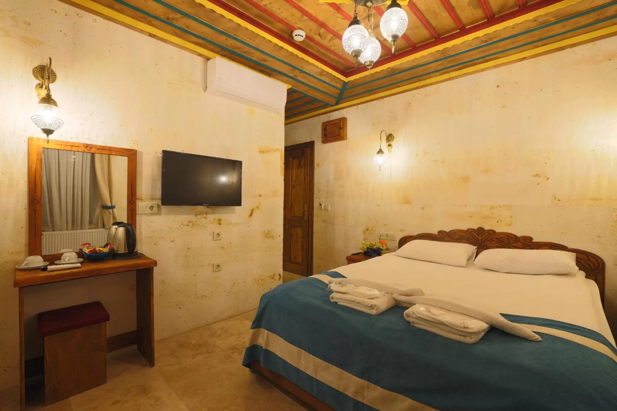 Massage, Bed in Balloon View Hotel