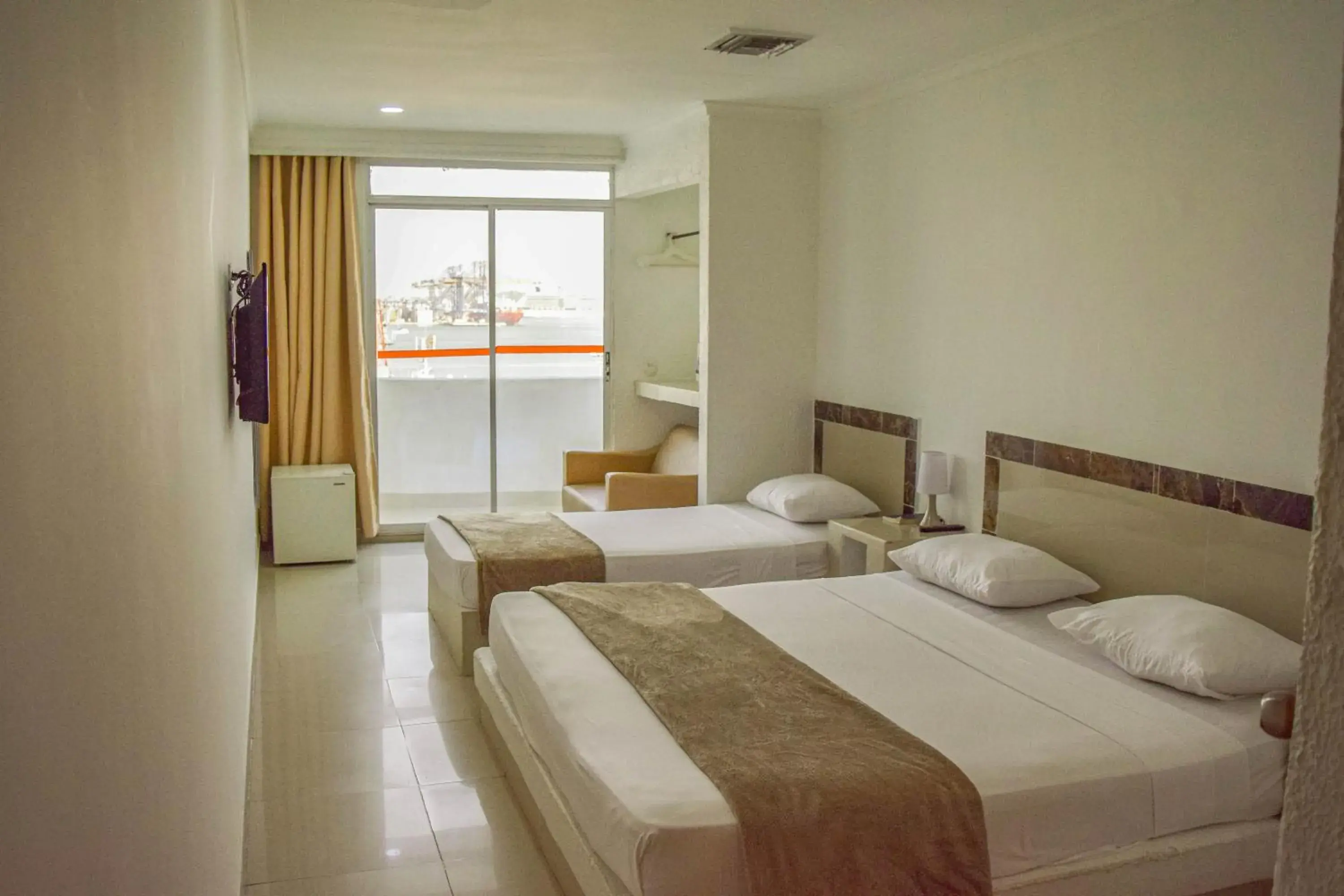 Standard Triple Room in Hotel Cartagena Premium Standard Triple Room in Hotel Cartagena Premium