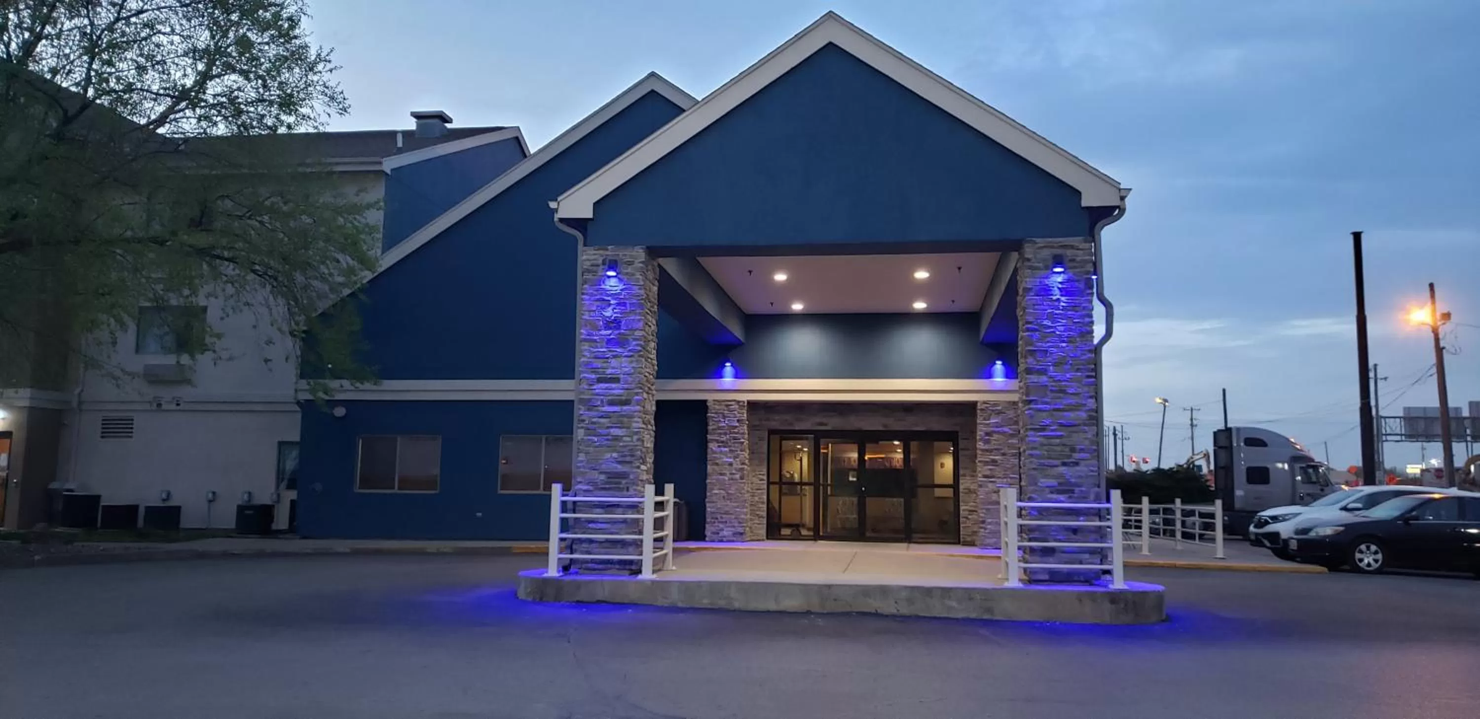 Property building in Quality Inn Des Moines North