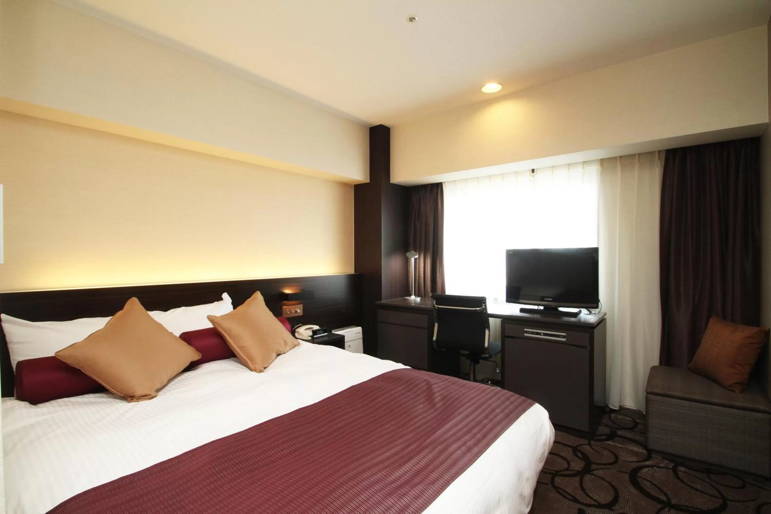 Photo of the whole room, Bed in ANA Crowne Plaza Hotel Kushiro, an IHG Hotel