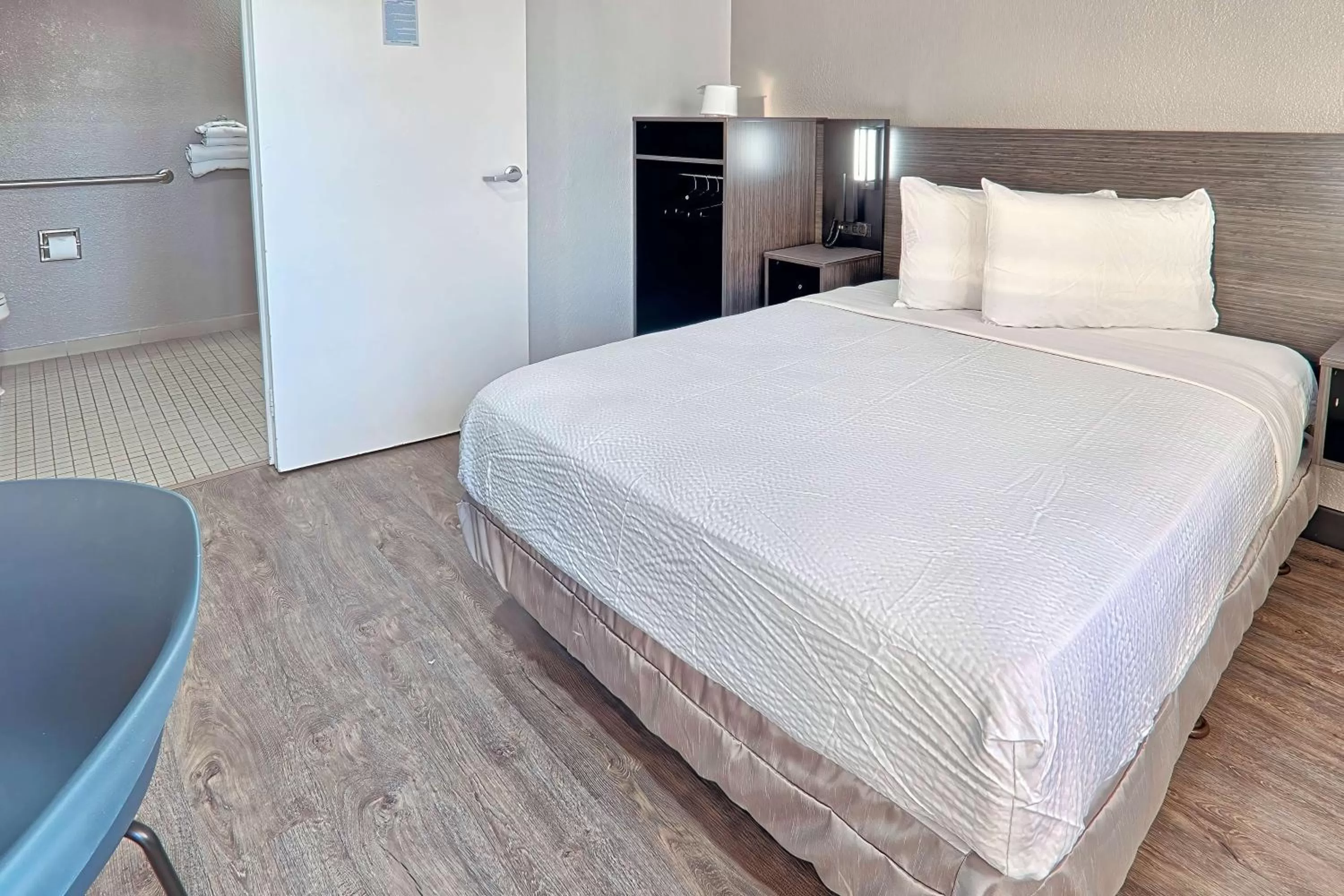 Bedroom, Bed in Motel 6-Lancaster, CA