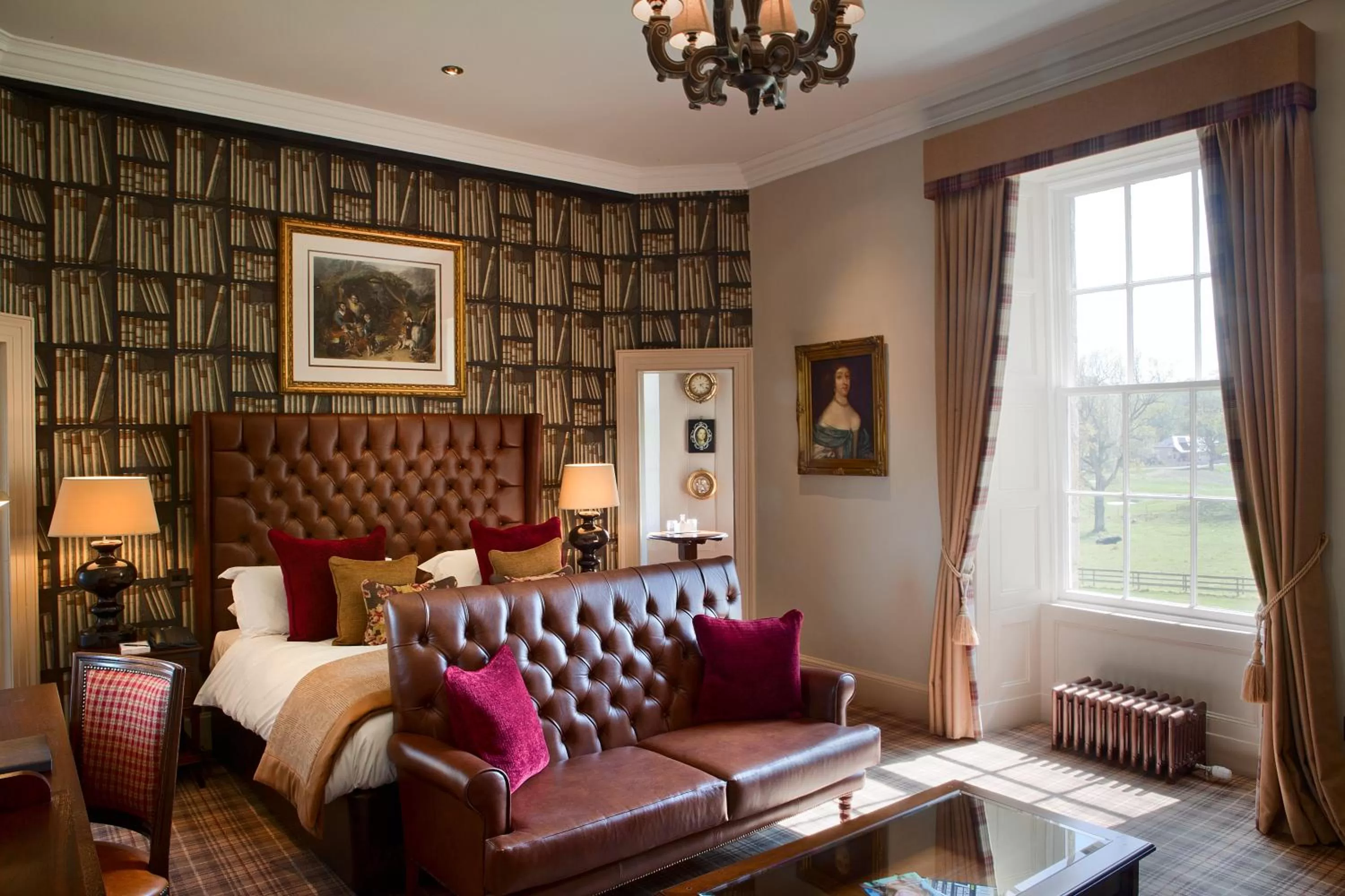 Bed in Meldrum House Hotel Golf And Country Estate