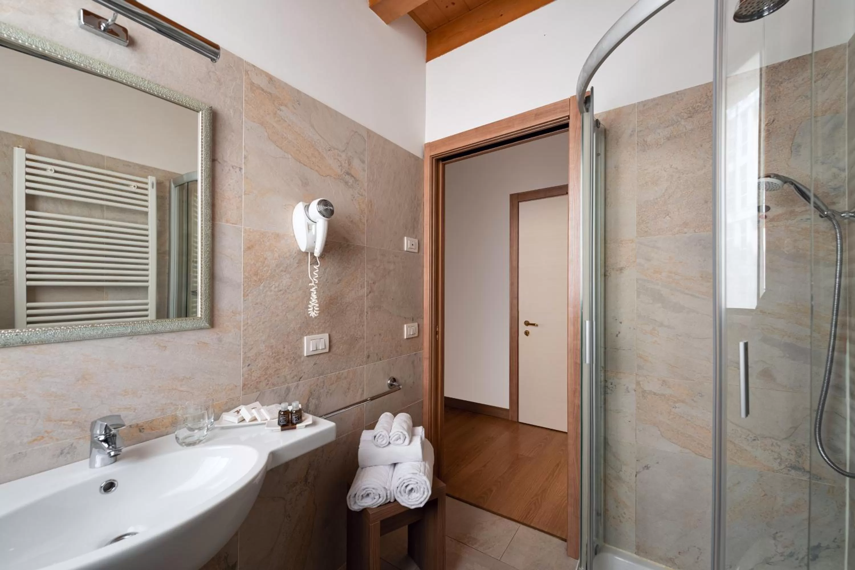 Bathroom in UNAHOTELS Eco Hotel Villa Costanza Venezia