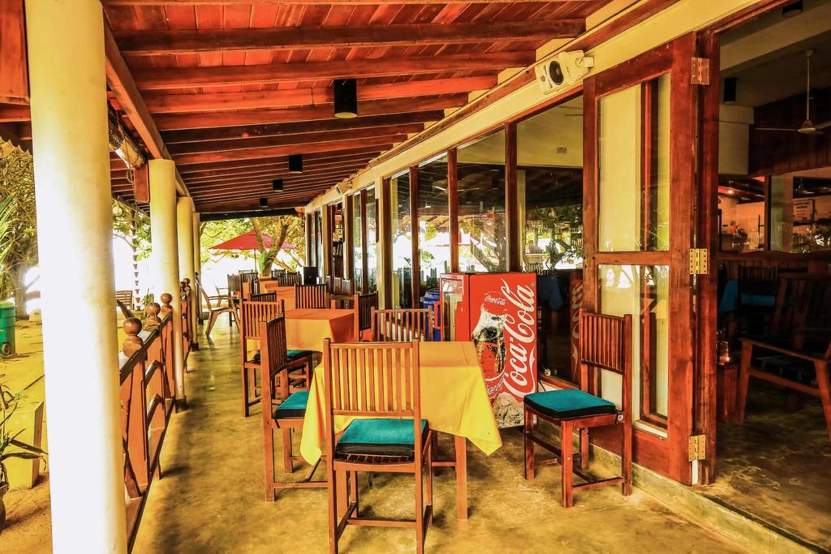 Restaurant/Places to Eat in Surf Sea Breeze