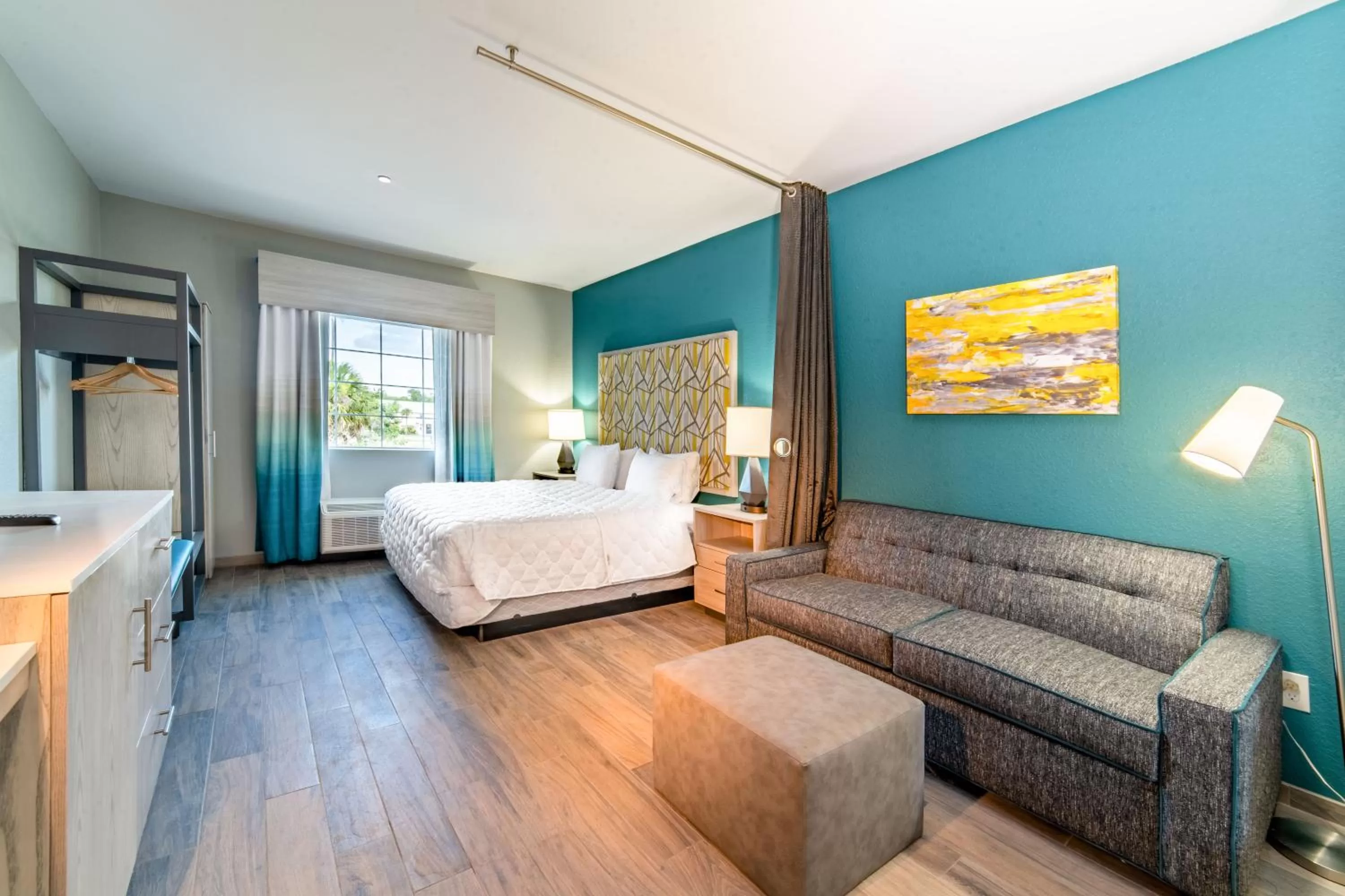 Photo of the whole room, Bed in Everglades Adventures Hotel Suites by Ivey House