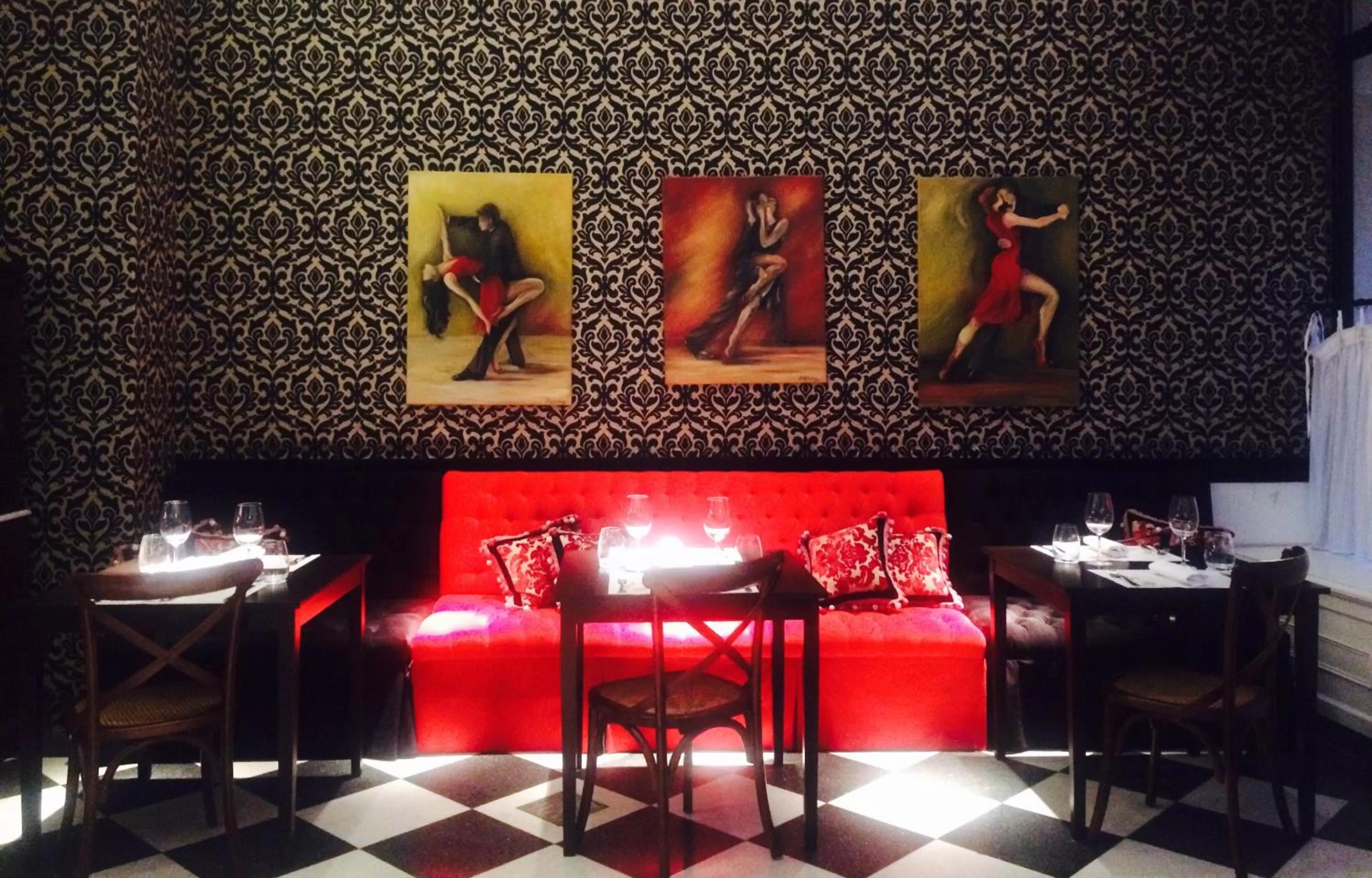 Restaurant/places to eat in Tango de Mayo Hotel