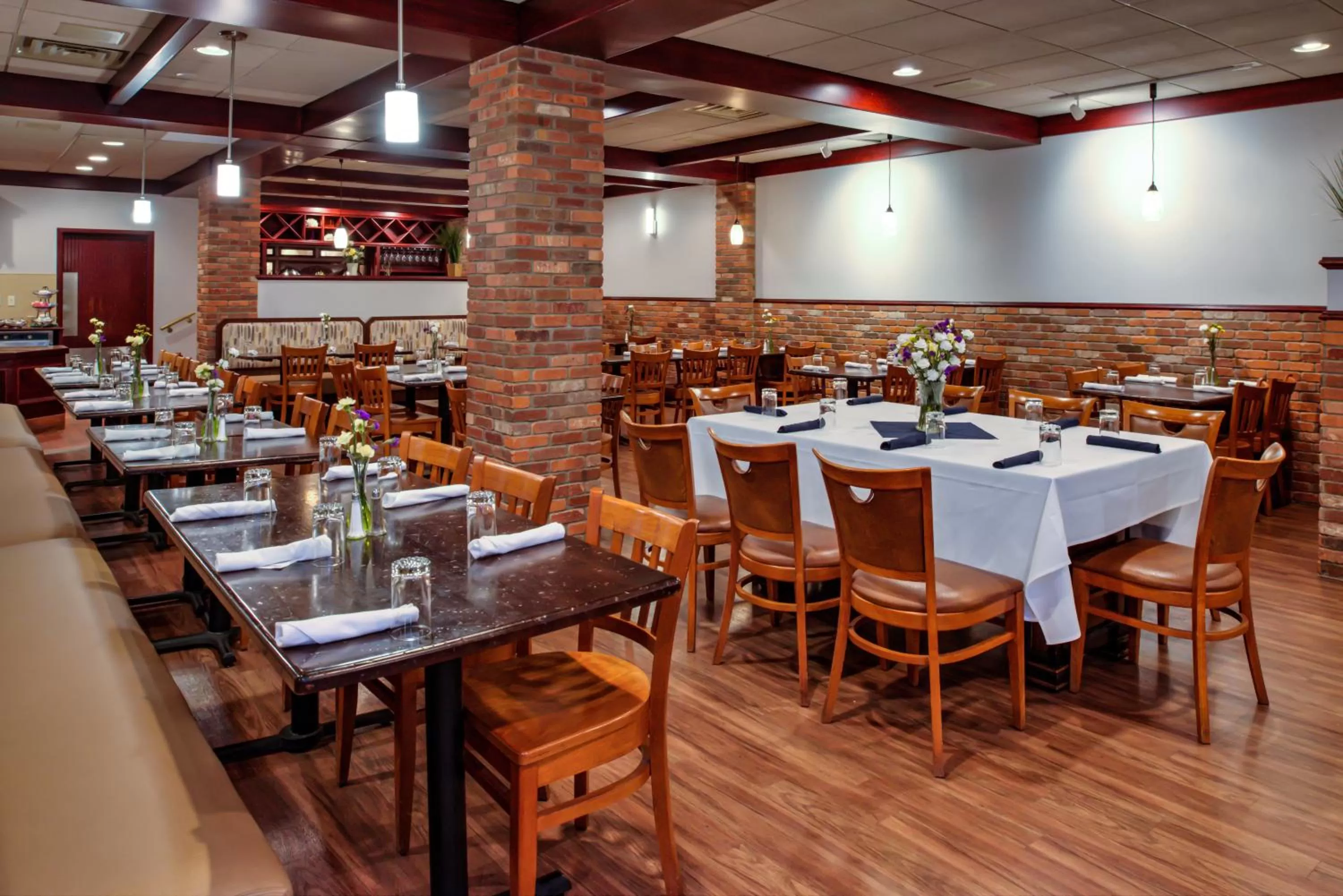 Restaurant/places to eat in Doubletree By Hilton Concord Downtown