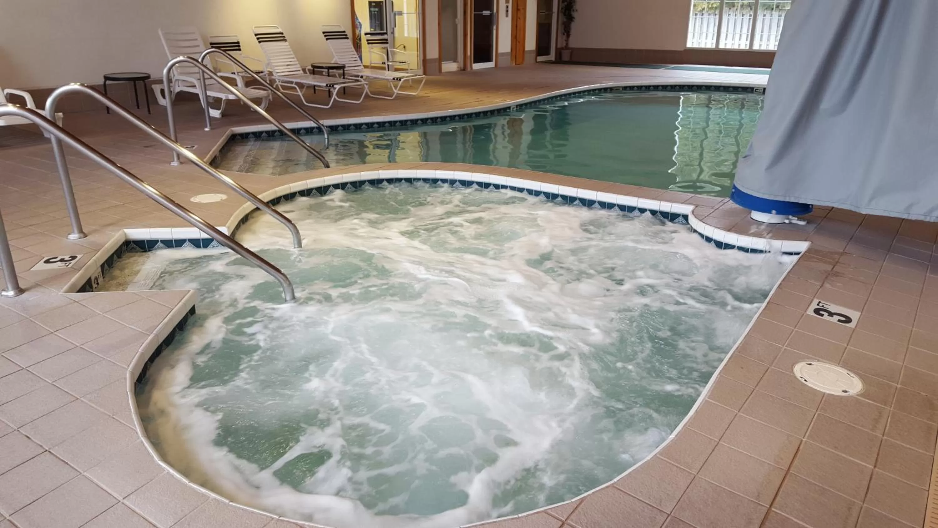 Swimming pool in Homestead Suites - Fish Creek