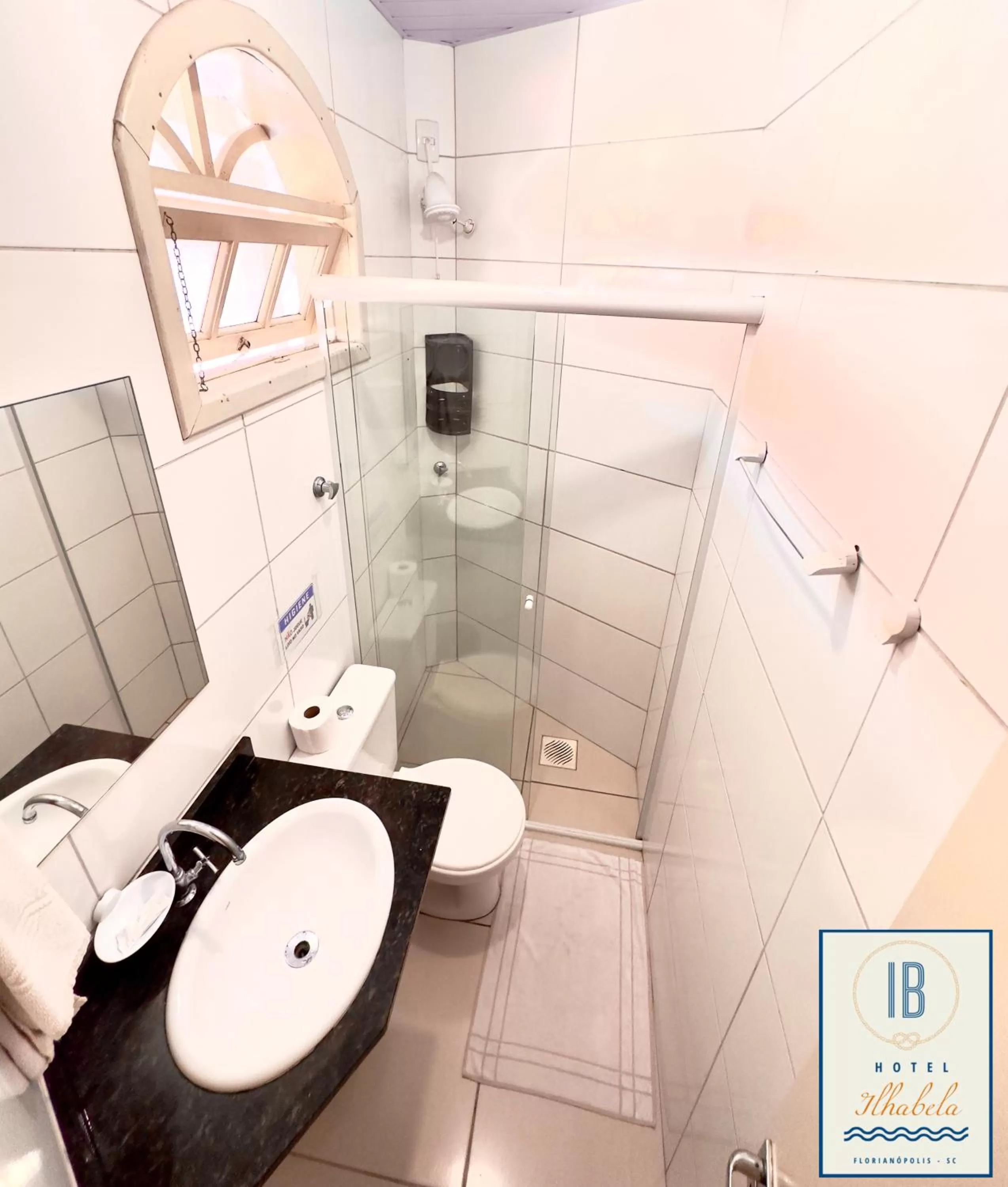 Shower in Hotel Residencial Ilhabela