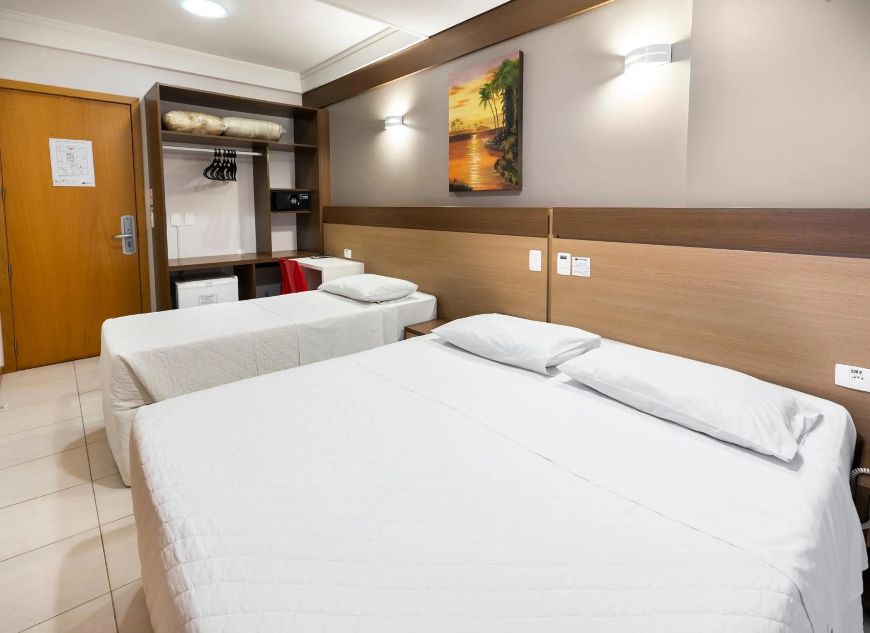 Bedroom, Bed in Centromar Hotel