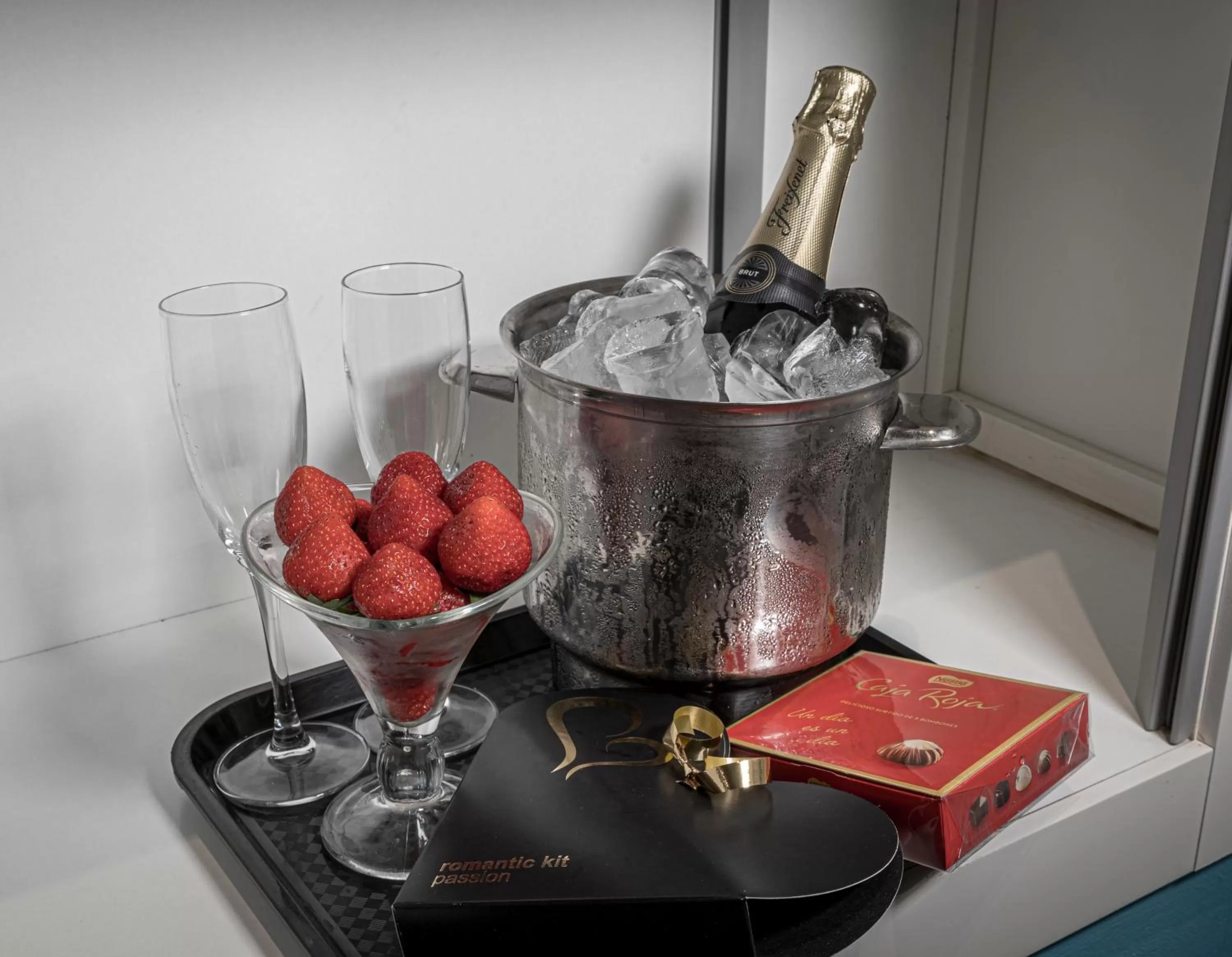 room service in Shhh