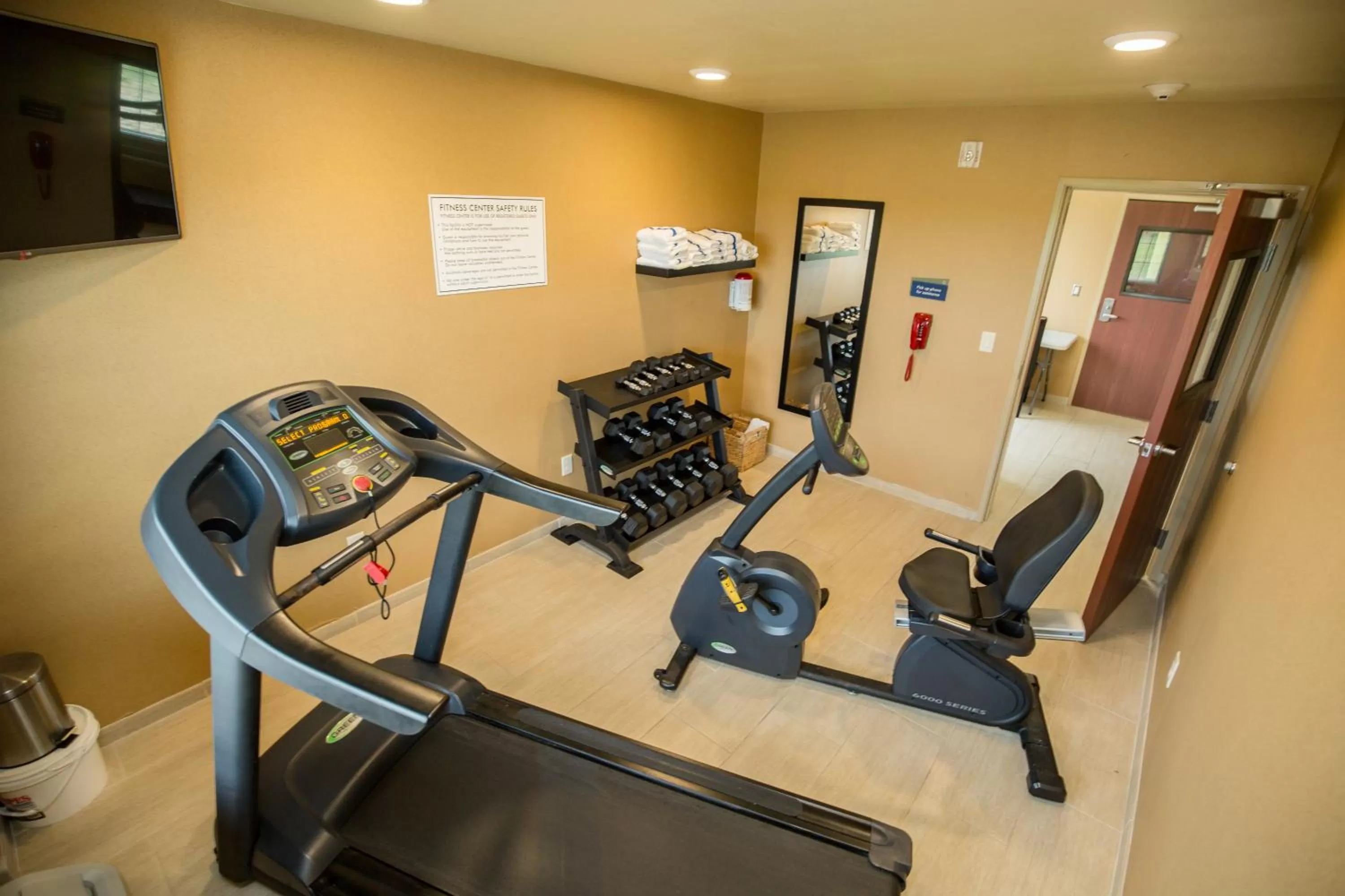 Fitness centre/facilities in Cobblestone Inn & Suites-Winterset