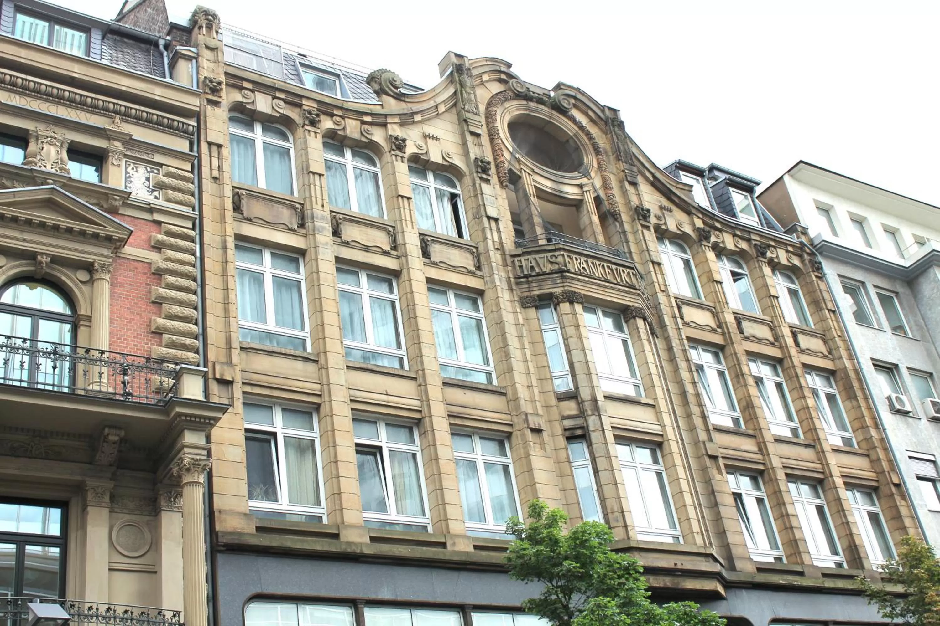 Facade/entrance in Willy Hotel Frankfurt
