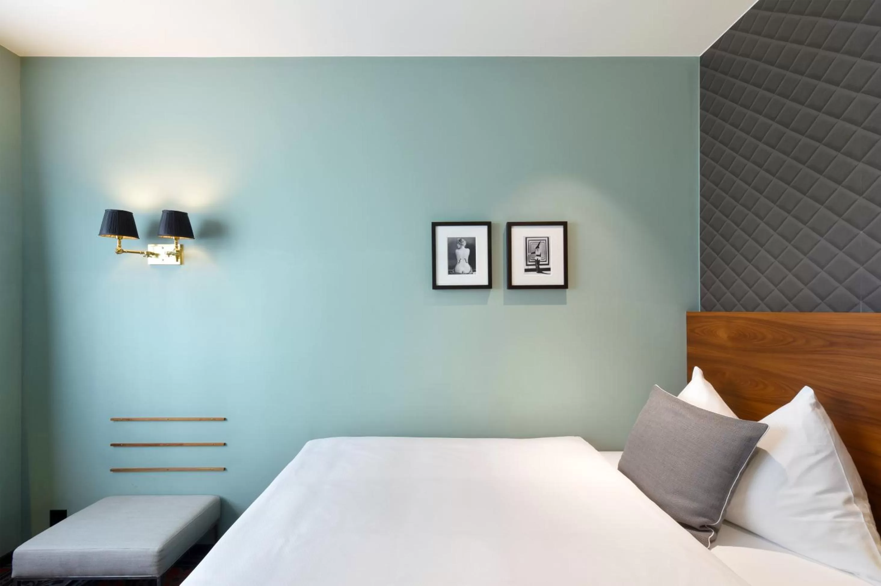 Photo of the whole room, Bed in Hotel City Zürich Design & Lifestyle