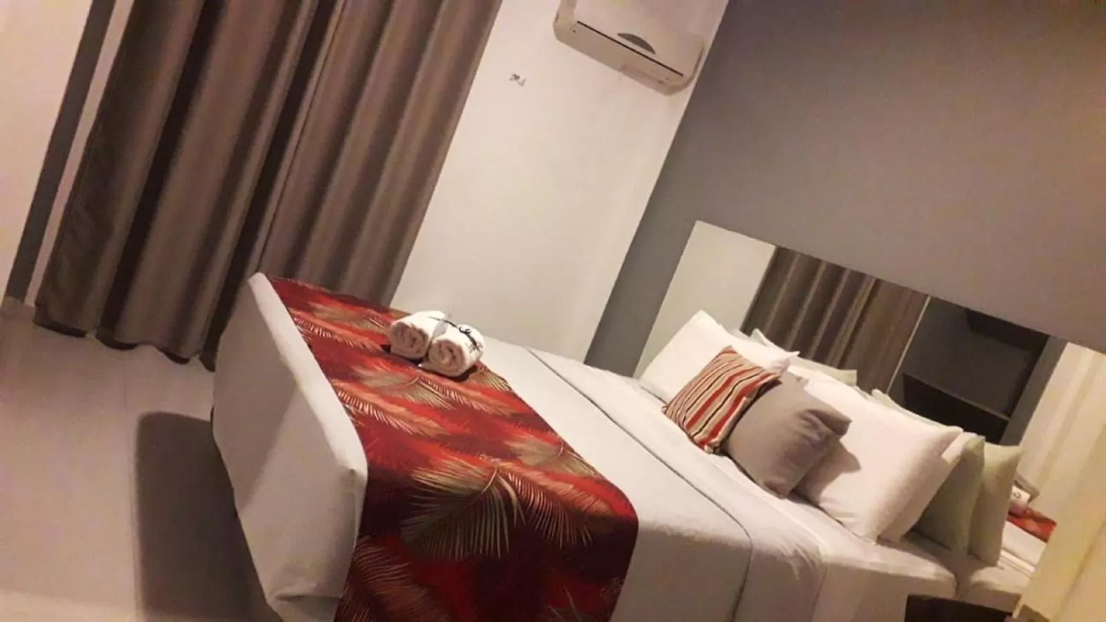 air conditioner, TV/Entertainment Center in Costa Maris Beach Hotel Frente Mar