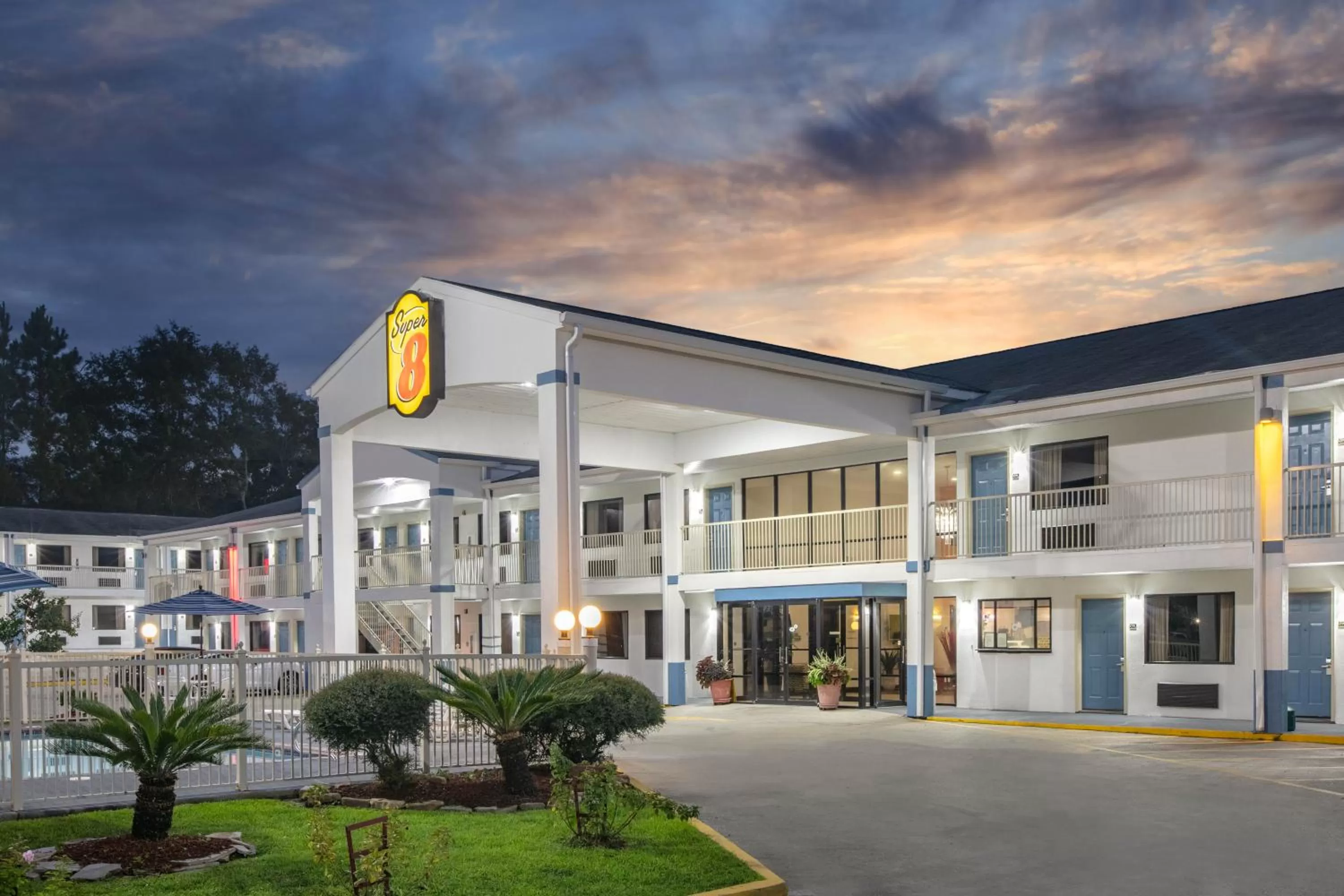 Facade/entrance in Super 8 by Wyndham Ocean Springs Biloxi