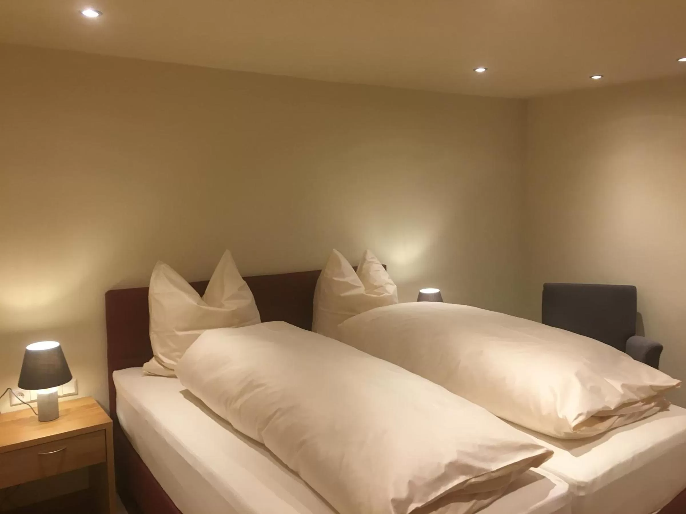 Bedroom, Bed in Gasthof zum Ochsen