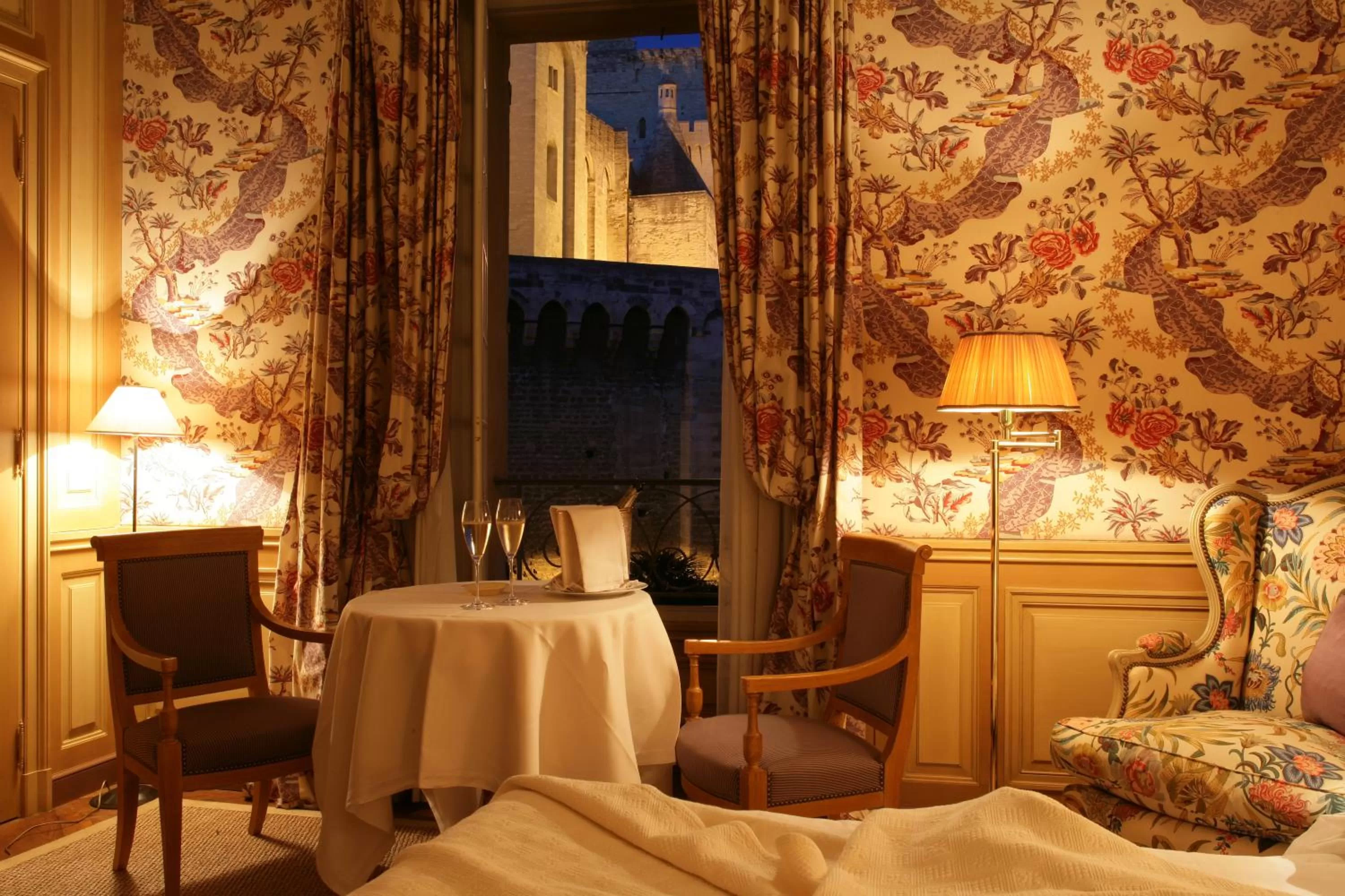 Nearby landmark, Bed in La Mirande