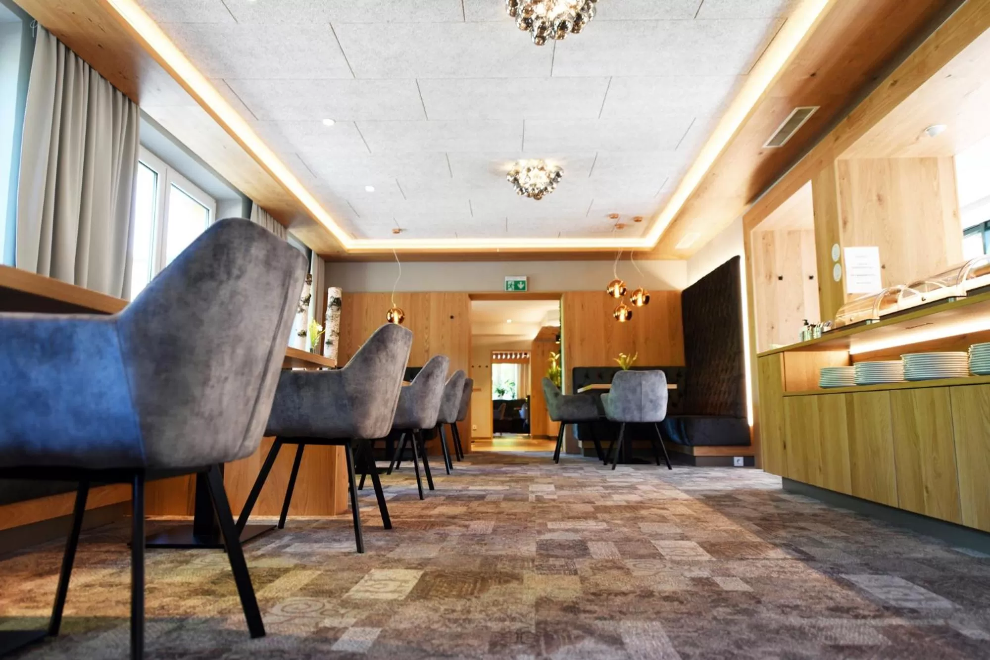 Restaurant/places to eat in Hotel Beethoven