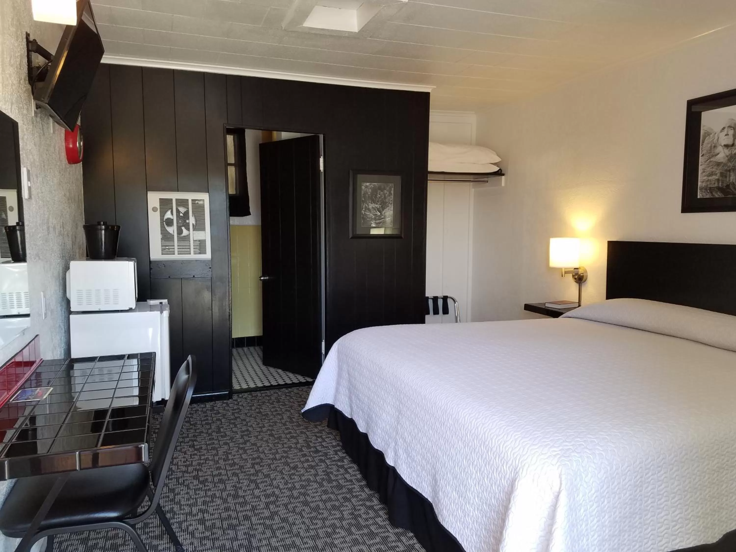 Bedroom, Bed in Rocket Motel