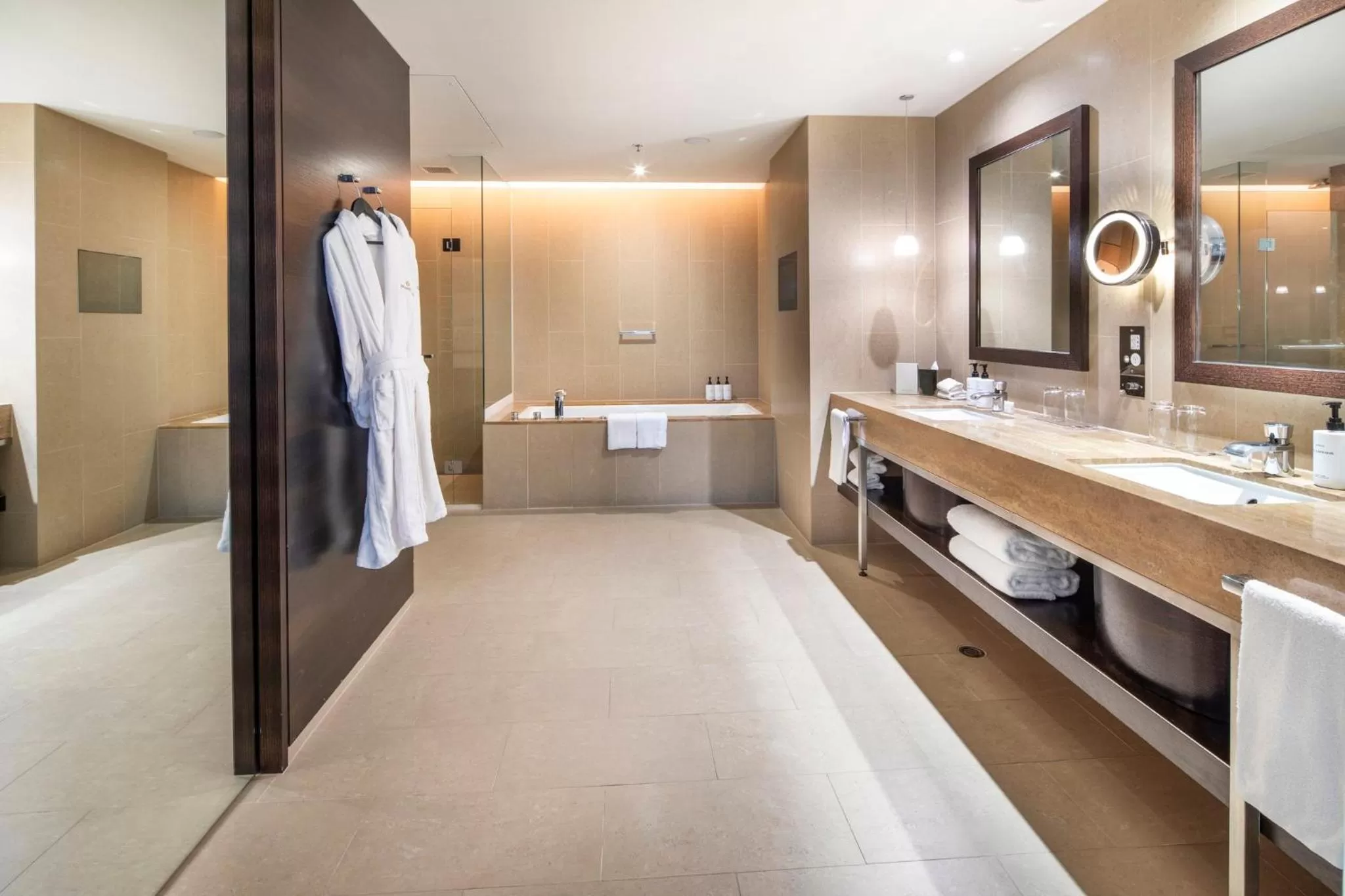 Bathroom, Bed in InterContinental Melbourne The Rialto by IHG