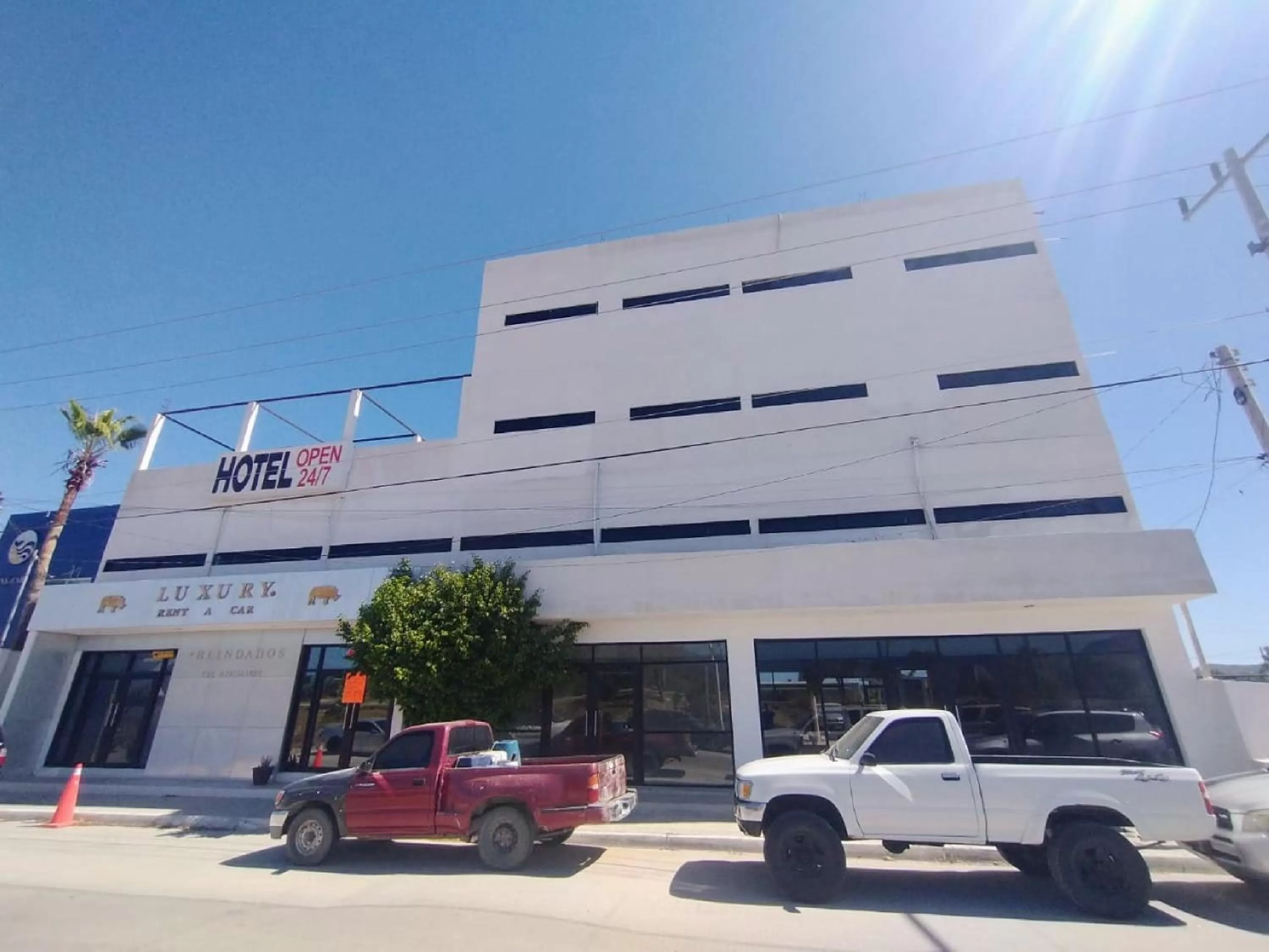 Facade/entrance, Property Building in OYO Hotel Aeropuerto, San José del Cabo